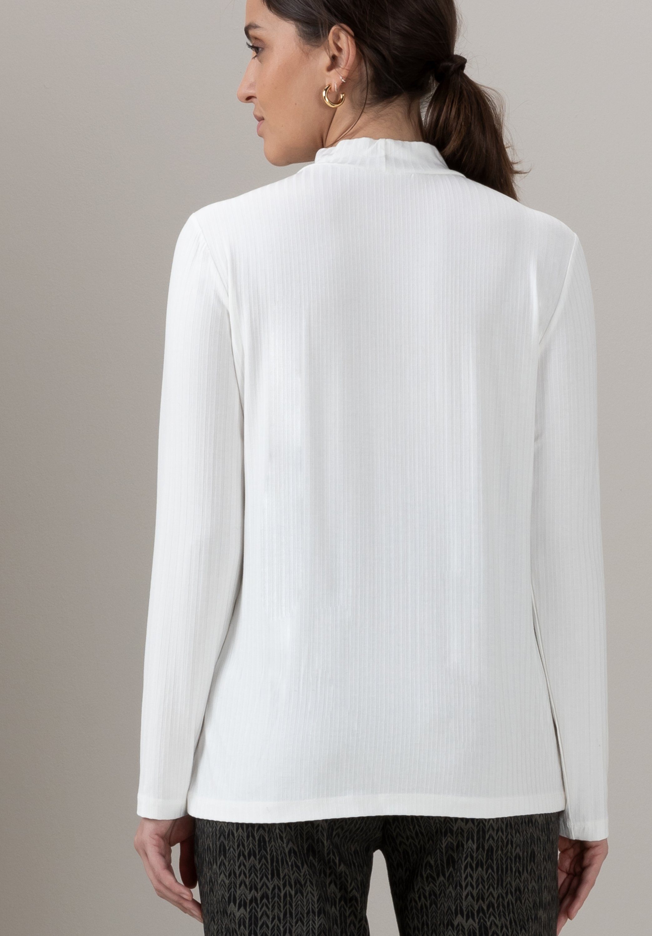 Trendfarben GRETA Langarmshirt creme in mit modernem Turtle-Neck bianca coolen
