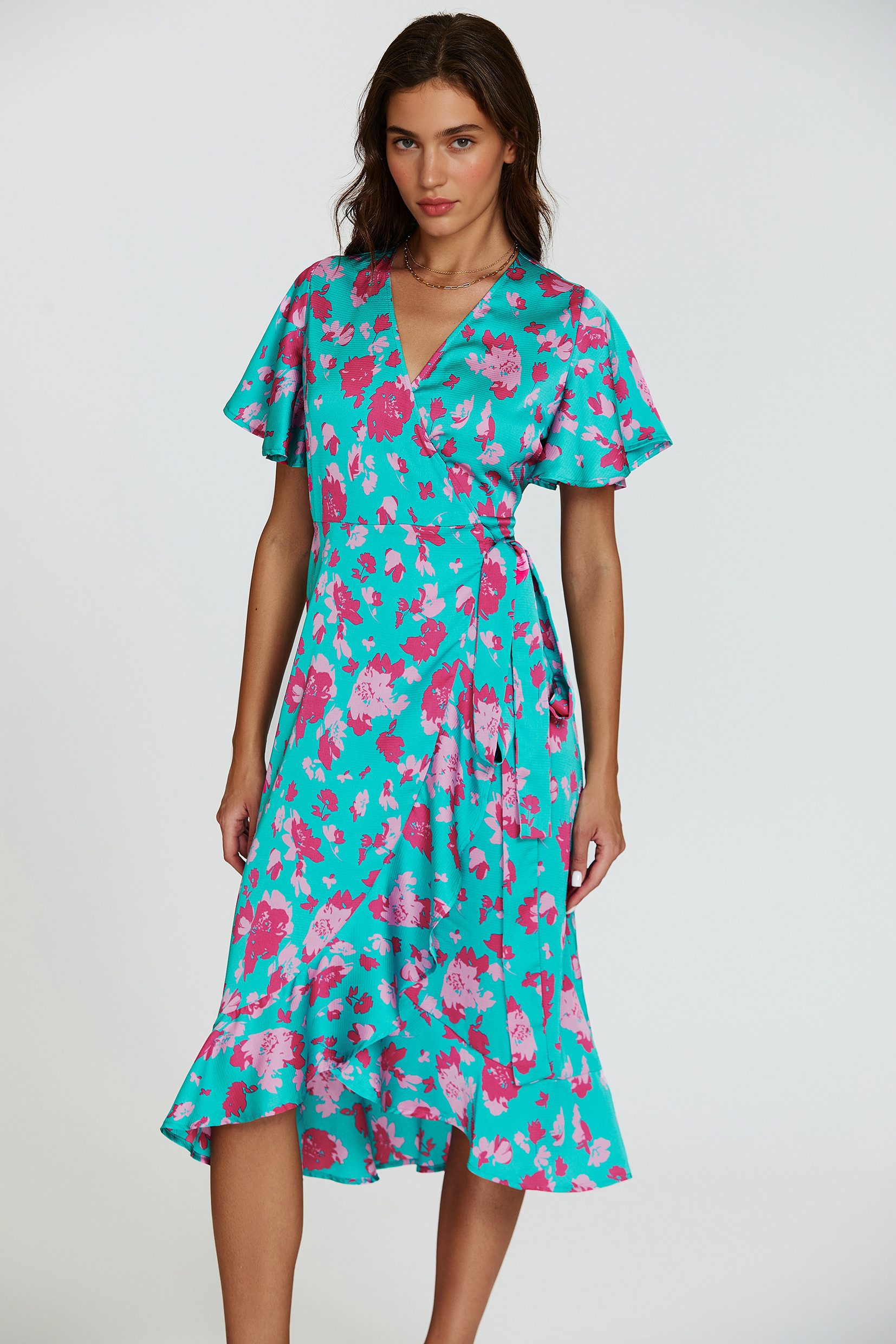 FS Collection Wickelkleid Midikleid Damen mit Engelsärmeln V-Ausschnitt Sommer Blumenkleid (XS (EU:36 / UK:8) · S (EU:38 / UK:10) · M (EU:40 / UK:12) · L (EU:42 / UK:14) · XL (EU:44 / UK:16), 4 Farben : Weiß/Gelb, Grün/Weiß, Schwarz/Weiß und Türkis/Pink) Wickelkleid mit Blumenmuster und Bindegürtel