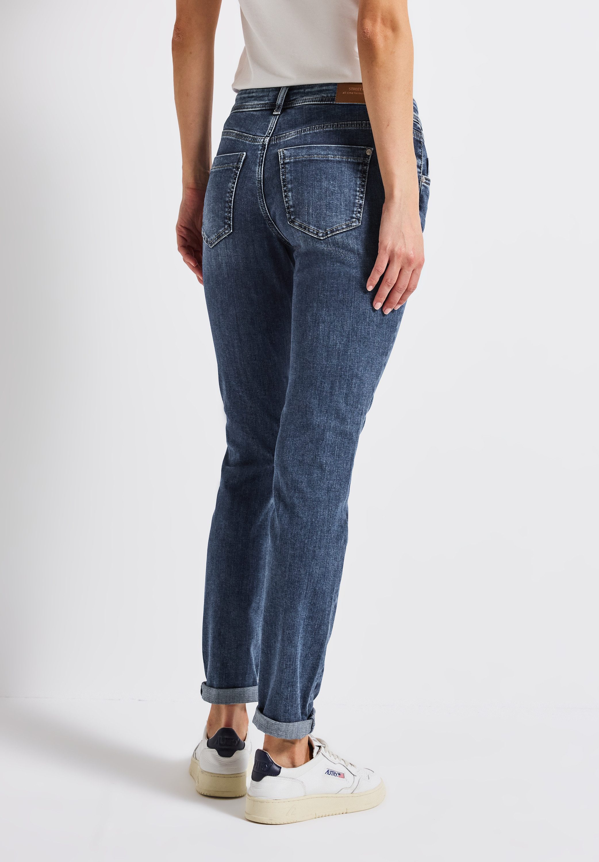 STREET ONE Comfort-fit-Jeans in dunkelblauer Waschung