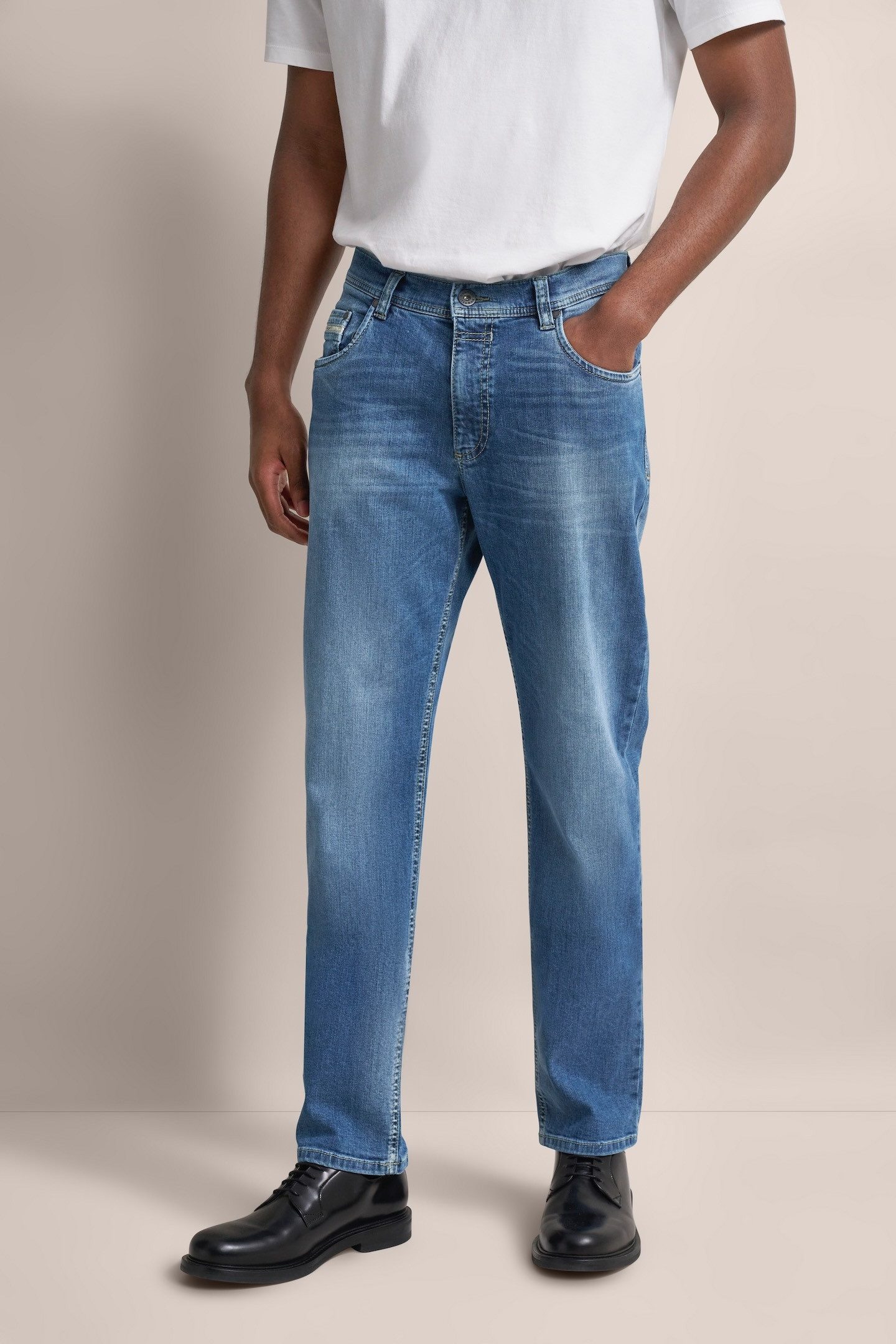 bugatti 5-Pocket-Jeans, mit einem leichten Used-Look günstig online kaufen