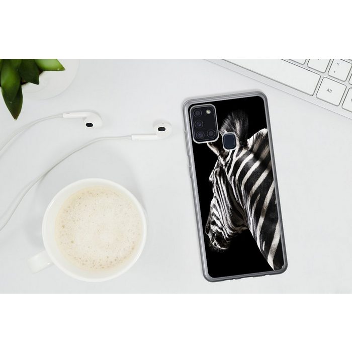MuchoWow Handyhülle Zebra - Tier - Schwarz - Porträt Handyhülle Samsung Galaxy A21s Smartphone-Bumper Print Handy UK10080