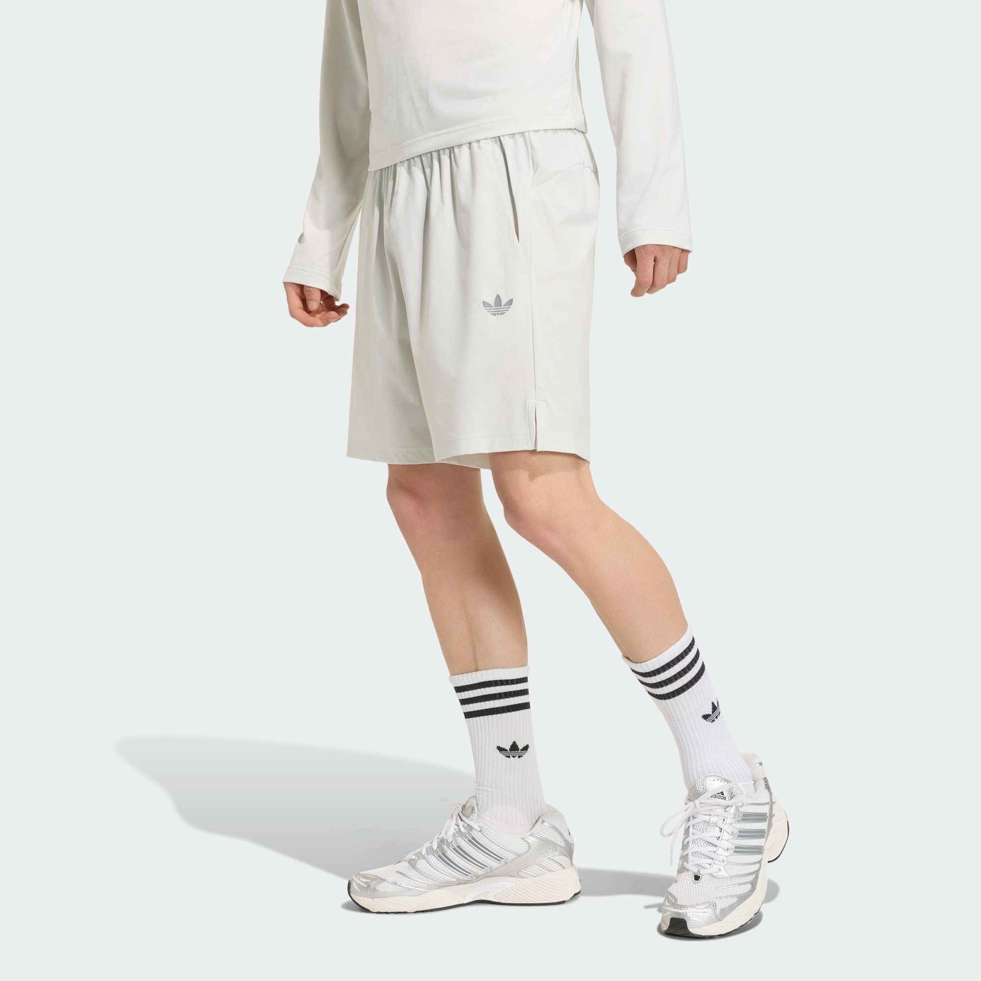 adidas Originals Shorts TECH TREFOIL ESSENTIALS POLYESTER-SHORTS (1-tlg)