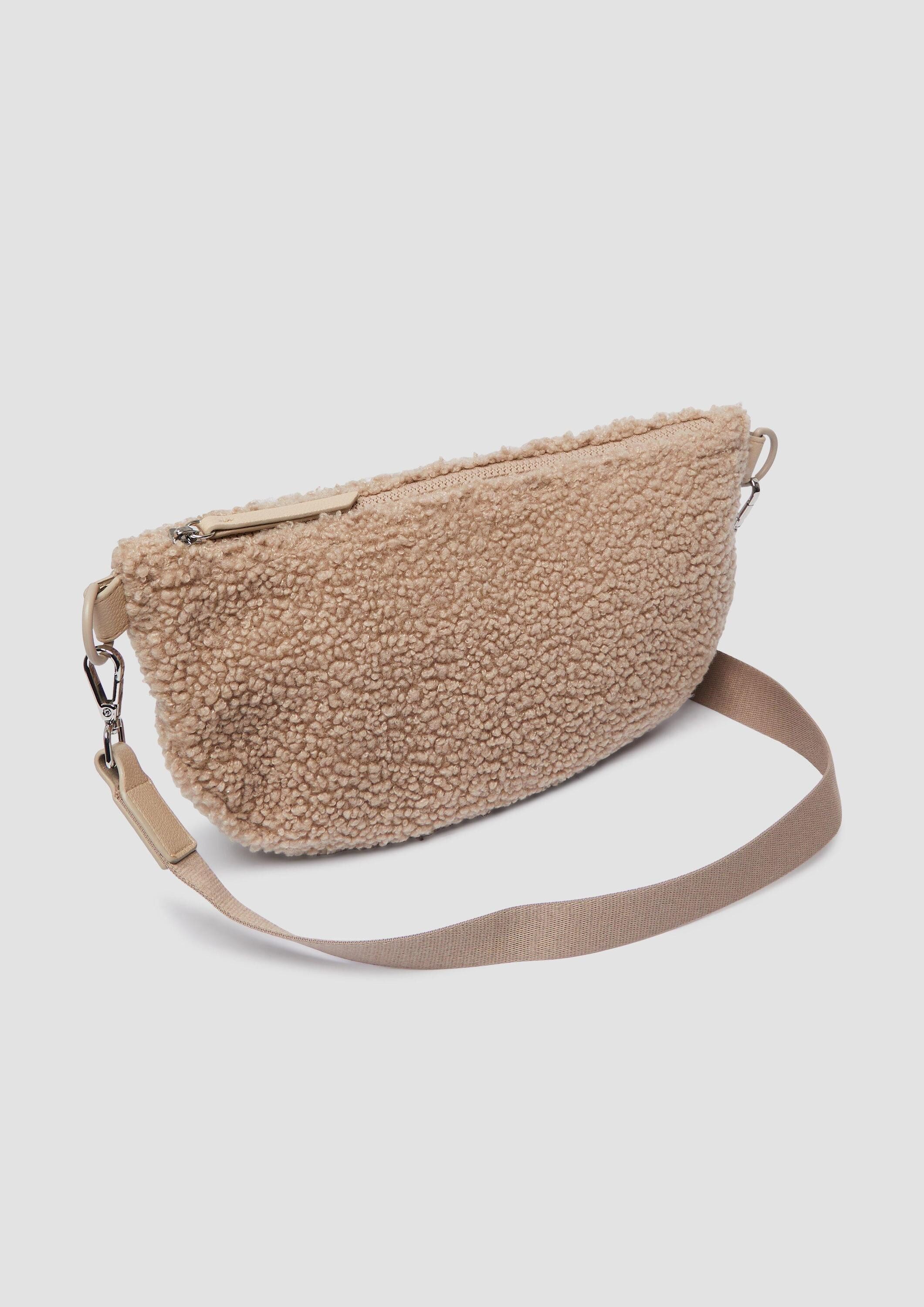 s.Oliver Gürteltasche Tasche, Crossbody-Bag aus Teddyplüsch