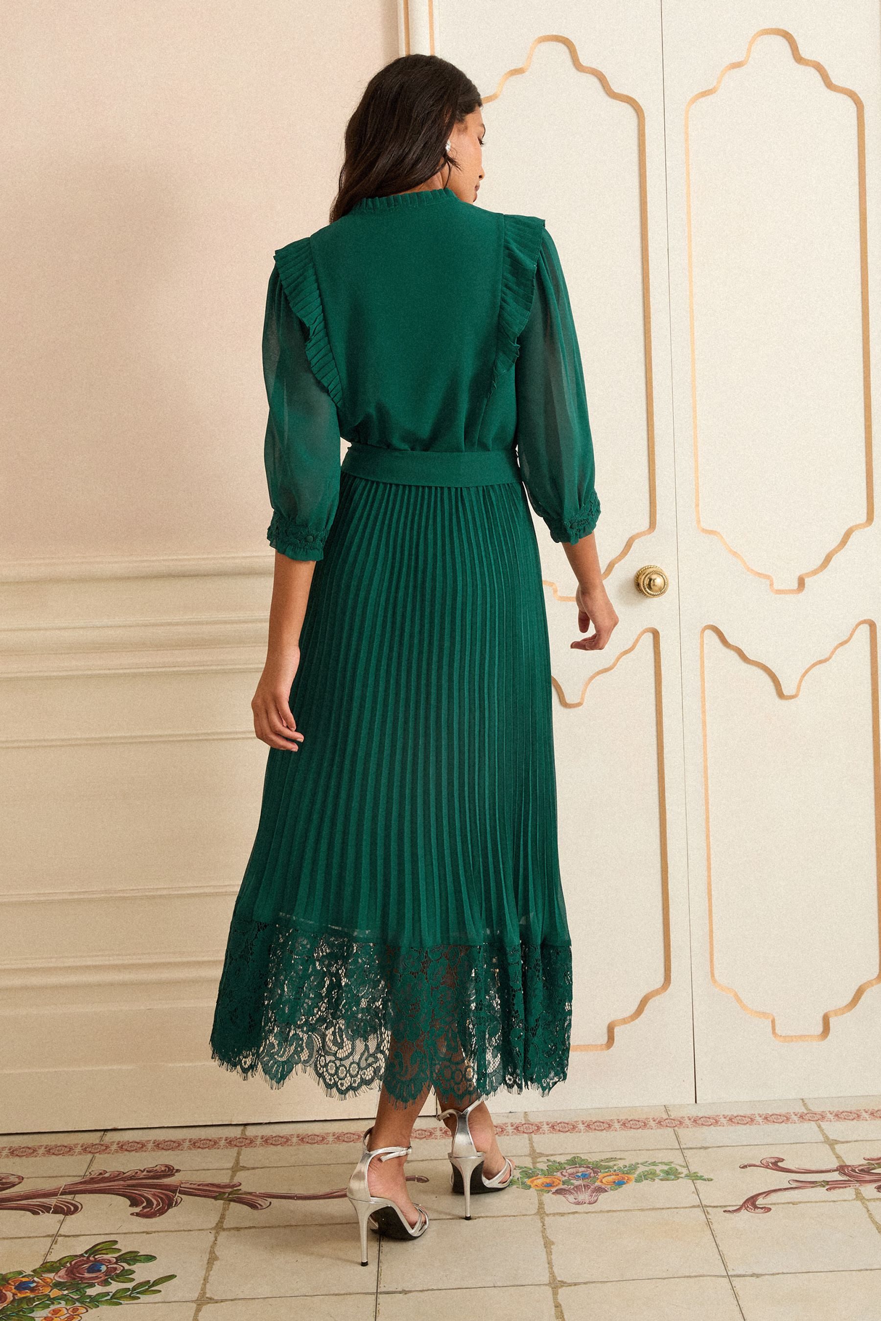 Love & Roses Midikleid Love & Roses Plissiertes Midikleid, Petite (1-tlg) günstig online kaufen