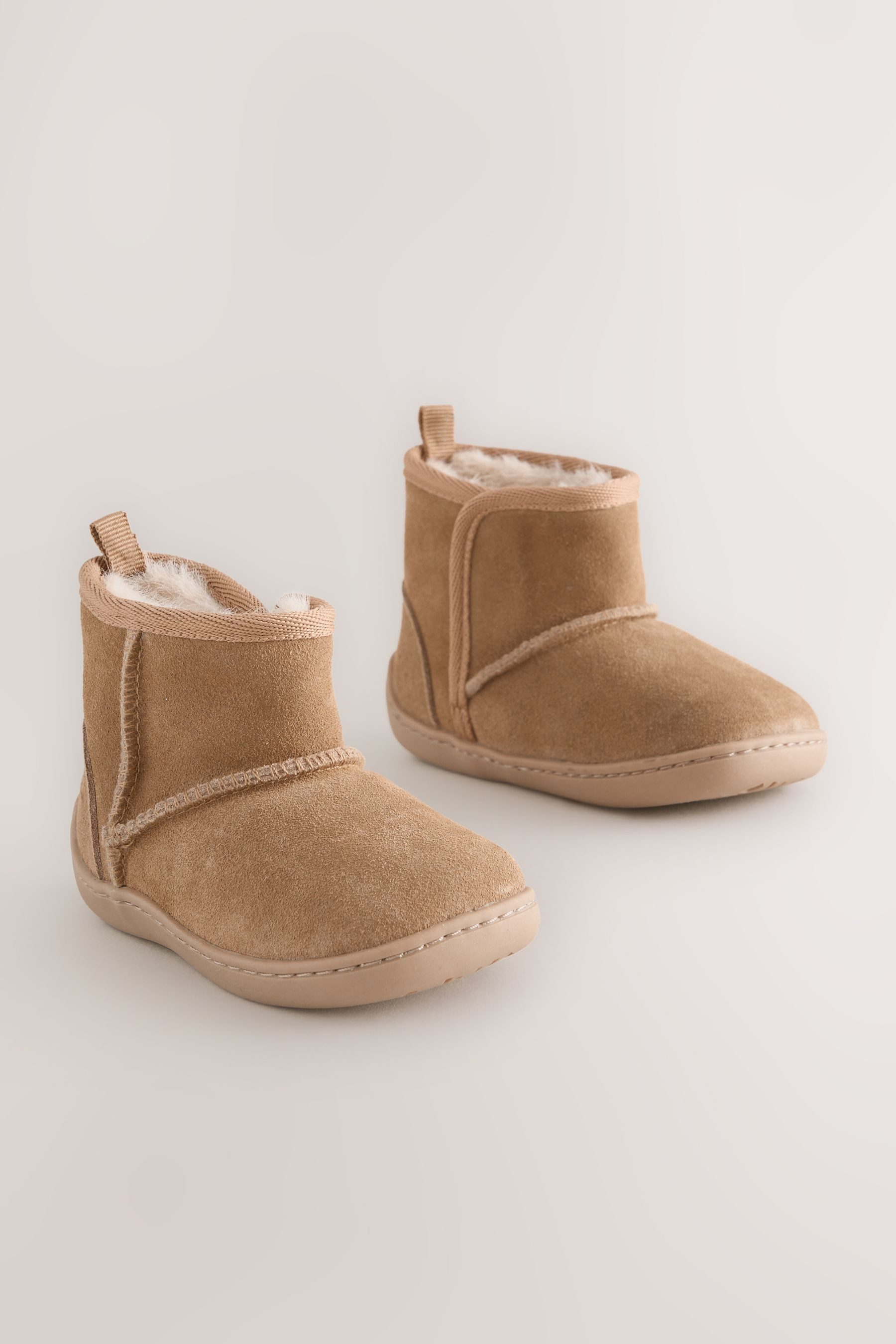 Next First Walker Schlupfstiefel aus Veloursleder Stiefel (1-tlg)
