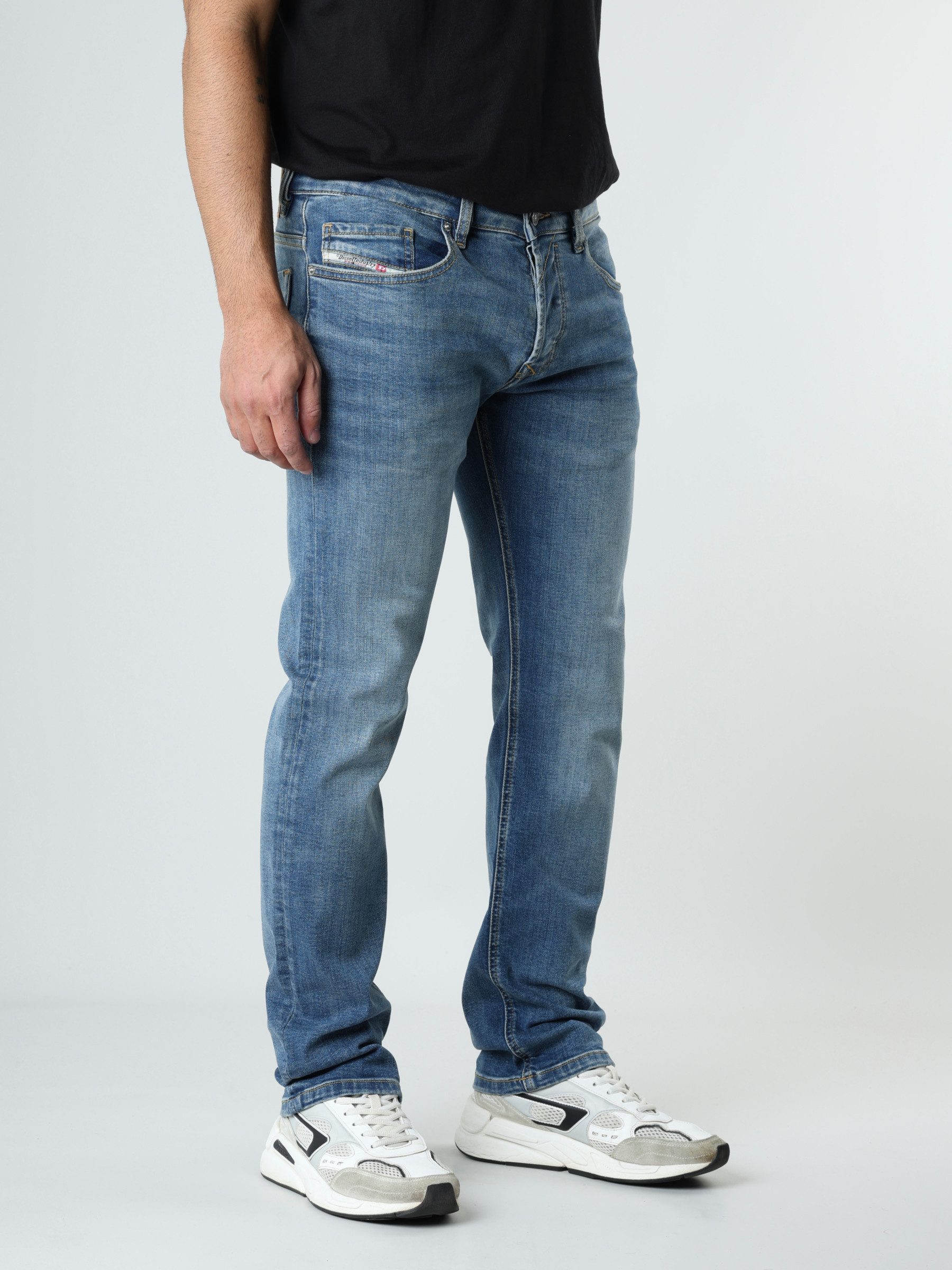 Diesel Straight-Jeans niedrige Leibhöhe - SAFADO X Leichter Denim, hoher Stretch