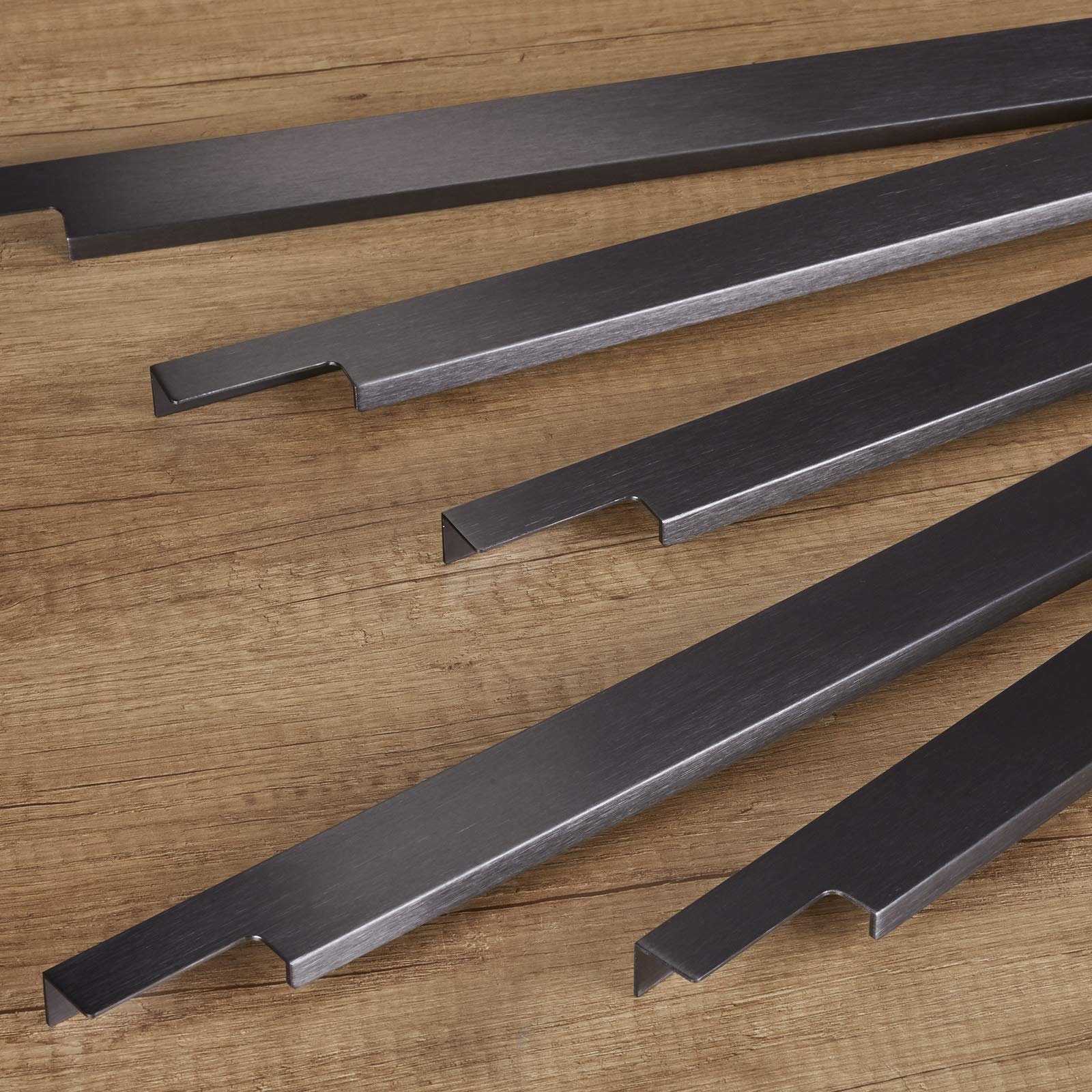 SO-TECH® Möbelgriff Griffleiste BLANKETT, schwarz gebürstet (1-St), Länge 145 mm, wird an die Frontinnenseite verschraubt