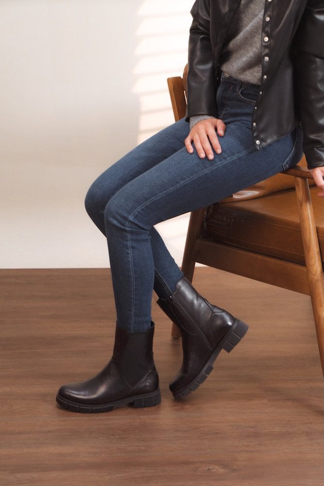 Remonte Chelseaboots Boots, Stiefelette, Profilsohle und Innenreißverschluss