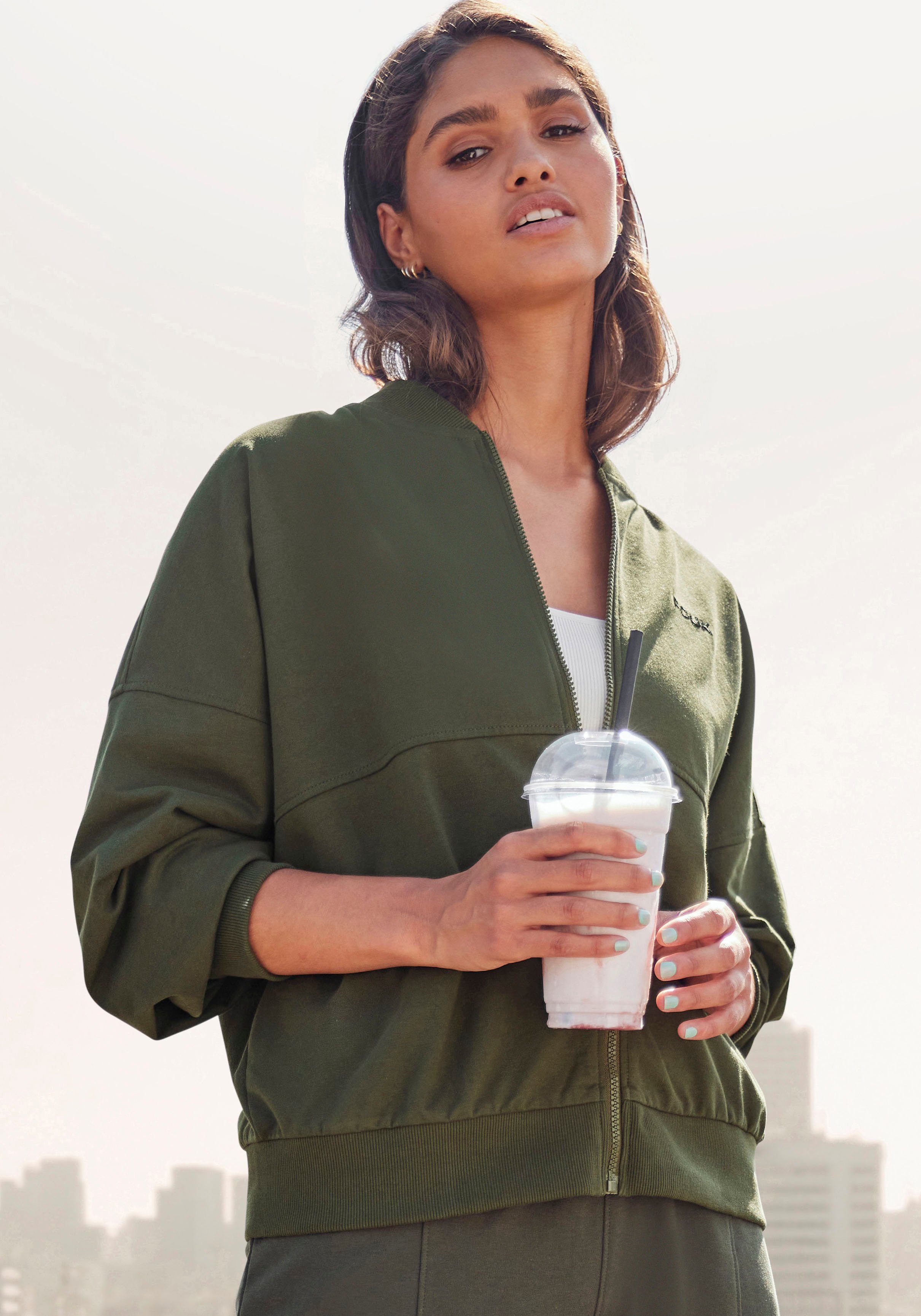 FCUK Sweatjacke mit Kragen und durchgehenden Reißverschluss günstig online kaufen