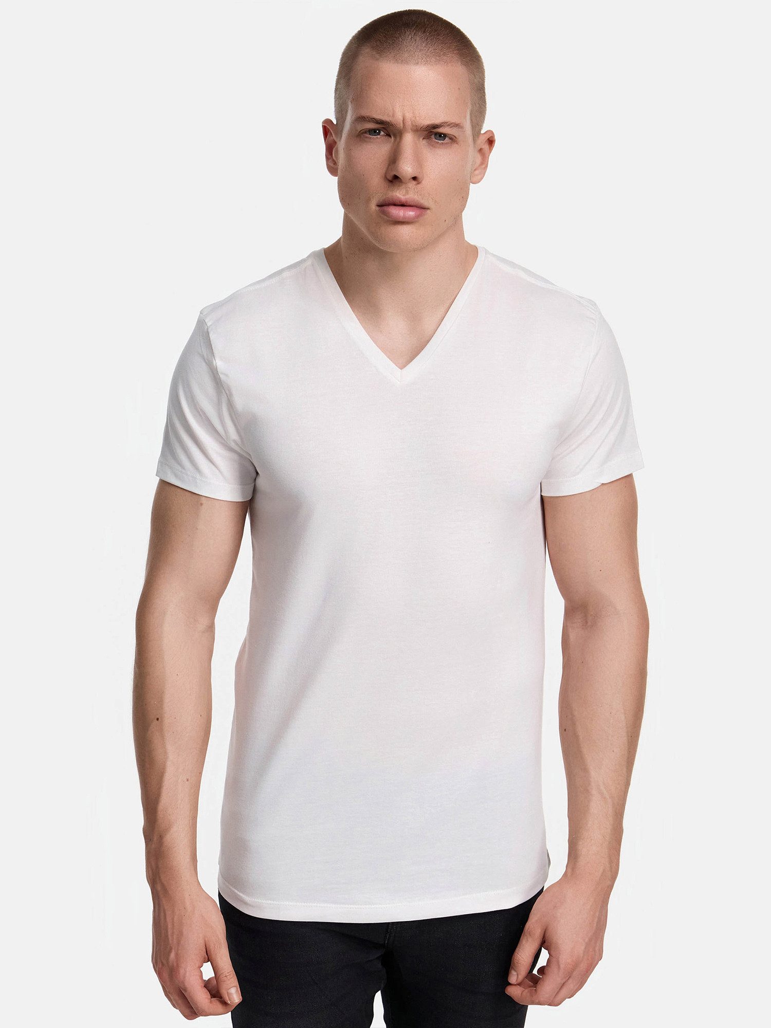 Tazzio T-Shirt E107 (Packung, 7-tlg., 7er-Pack) Herren Basic V-Ausschnitt günstig online kaufen