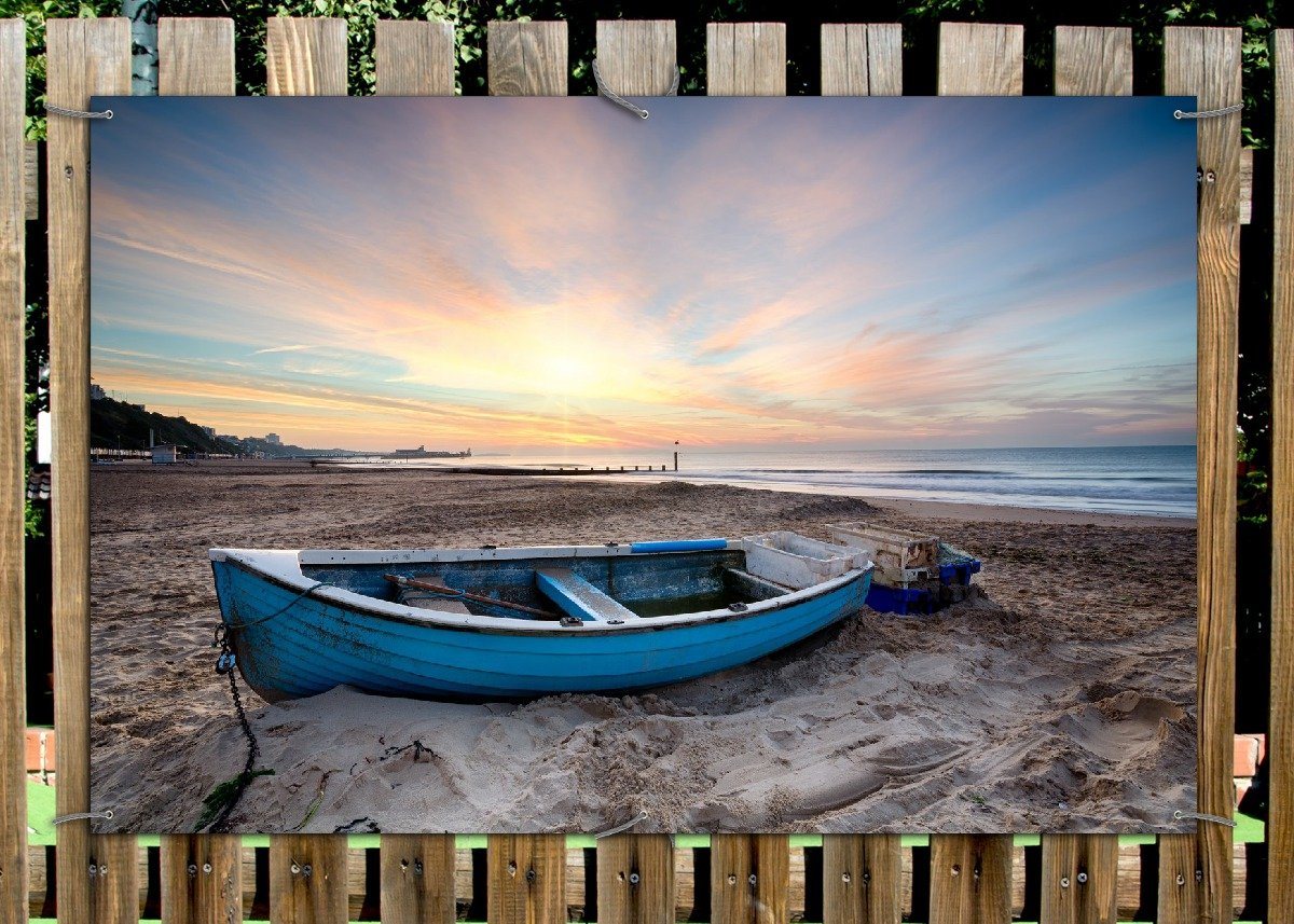 Thumbnail - Wallario Sichtschutzzaunmatten Fischerboot am Strand bei Sonnenuntergang