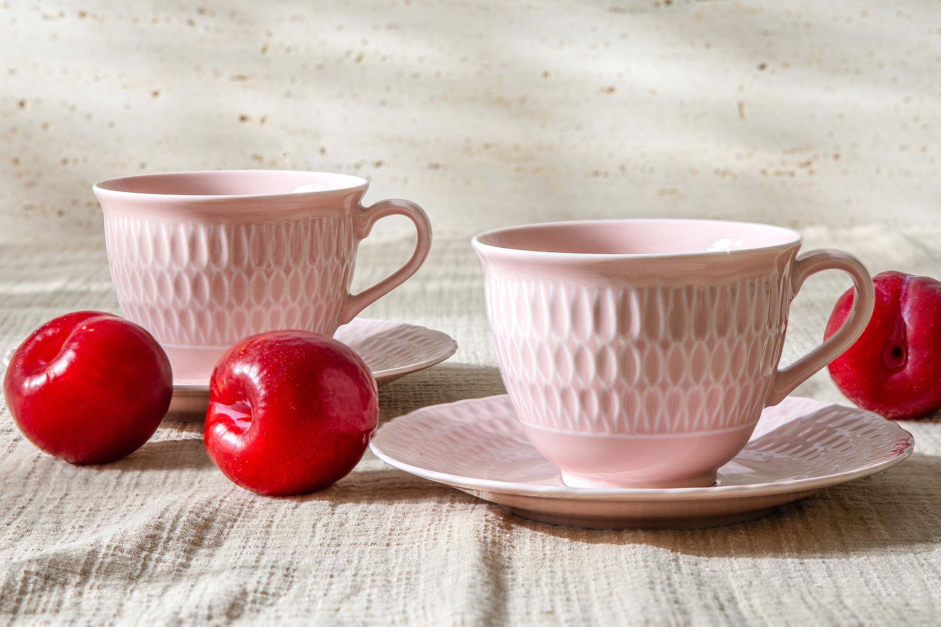KONSIMO® Kaffeeservice CMIELOW SOFIA Kaffeetassen-Set, Hochwertiges Premium-Hartporzellan (4-tlg), 2 Personen, Porzellan, spülmaschinengeeignet, mikrowellengeeignet, mit eleganten Verzierungen