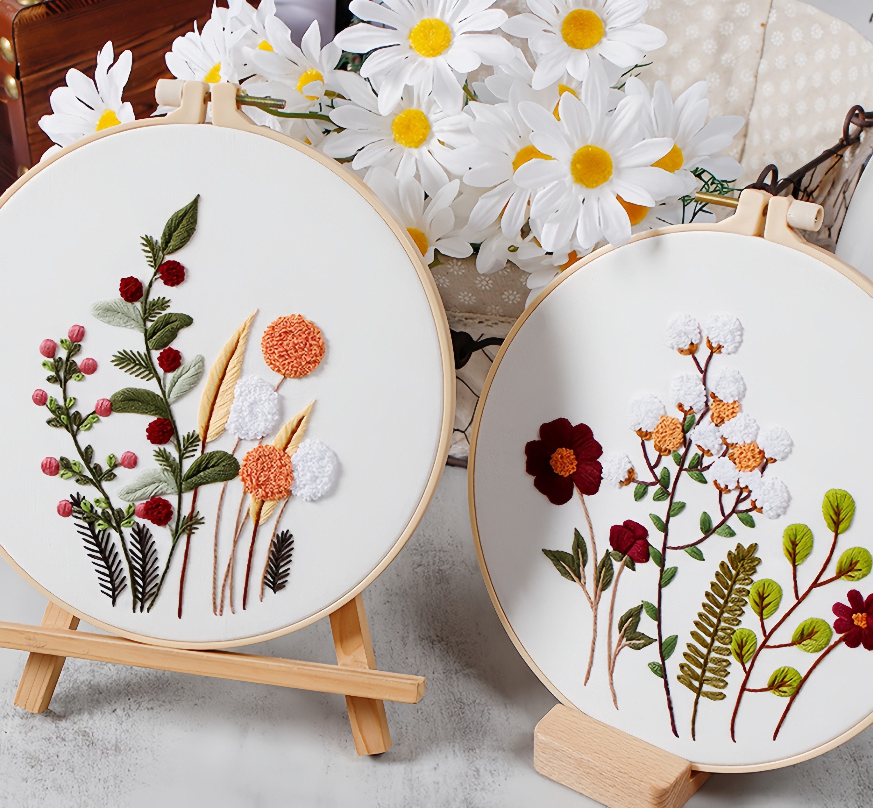 FOUORTUNATE-BEE Kreativset 4-teiliges Handstick-Set für Anfänger mit Blumen-Design, Blumen-Stickset mit Nadel & Faden, 4-teiliges DIY Set