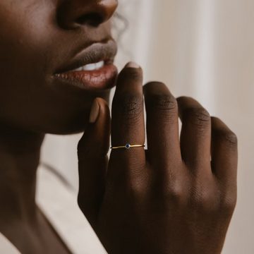 GOLDEN Fingerring Minimalistischer Geburtsstein Ring, zierlicher Stapelring mit Stein