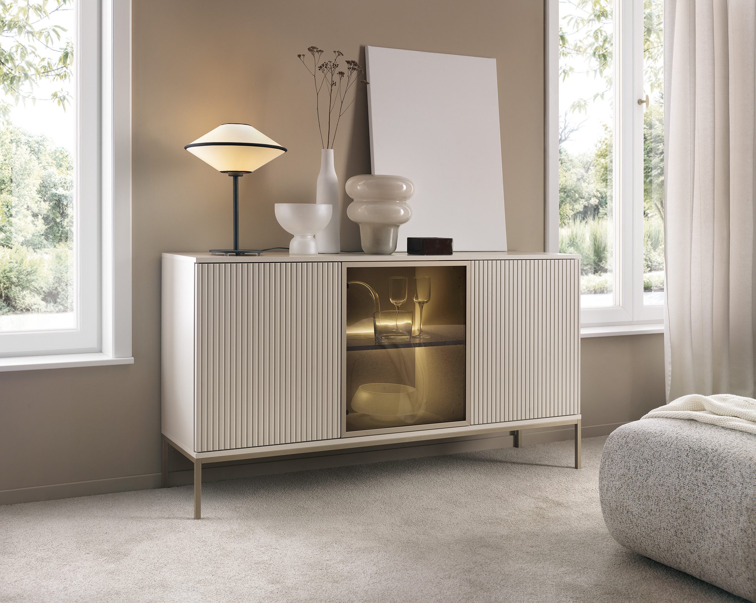 MOEBLO Sideboard Sentino S154 LED (Sideboard Wohnzimmer Kommode Schlafzimmer Komodenschrank Highboard, mit gefräster Front und LED-Beleuchtung), (HxBxT):83x154x39 cm
