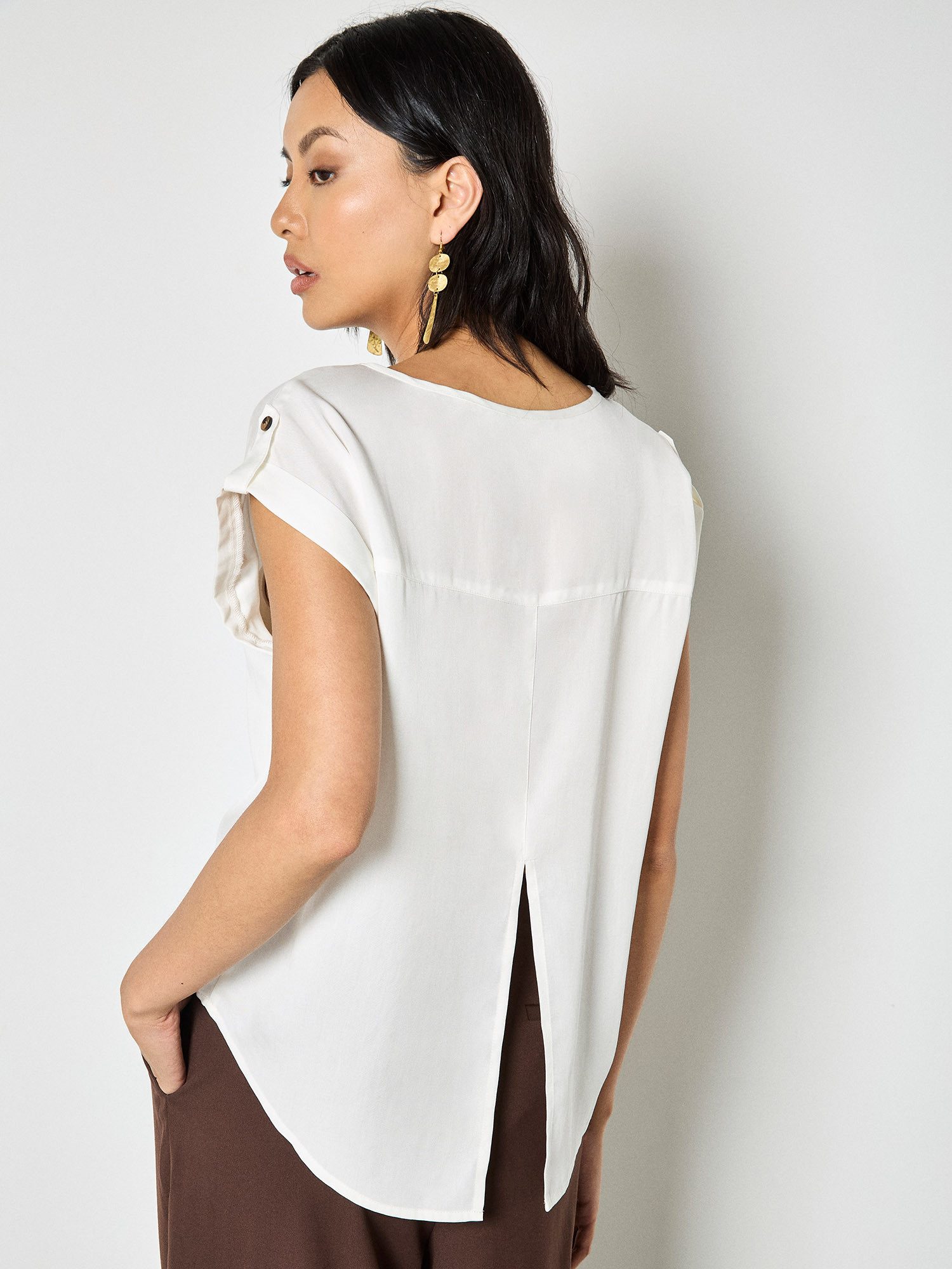 Apricot T-Shirt Gewebtes T-Shirt mit Schlitz