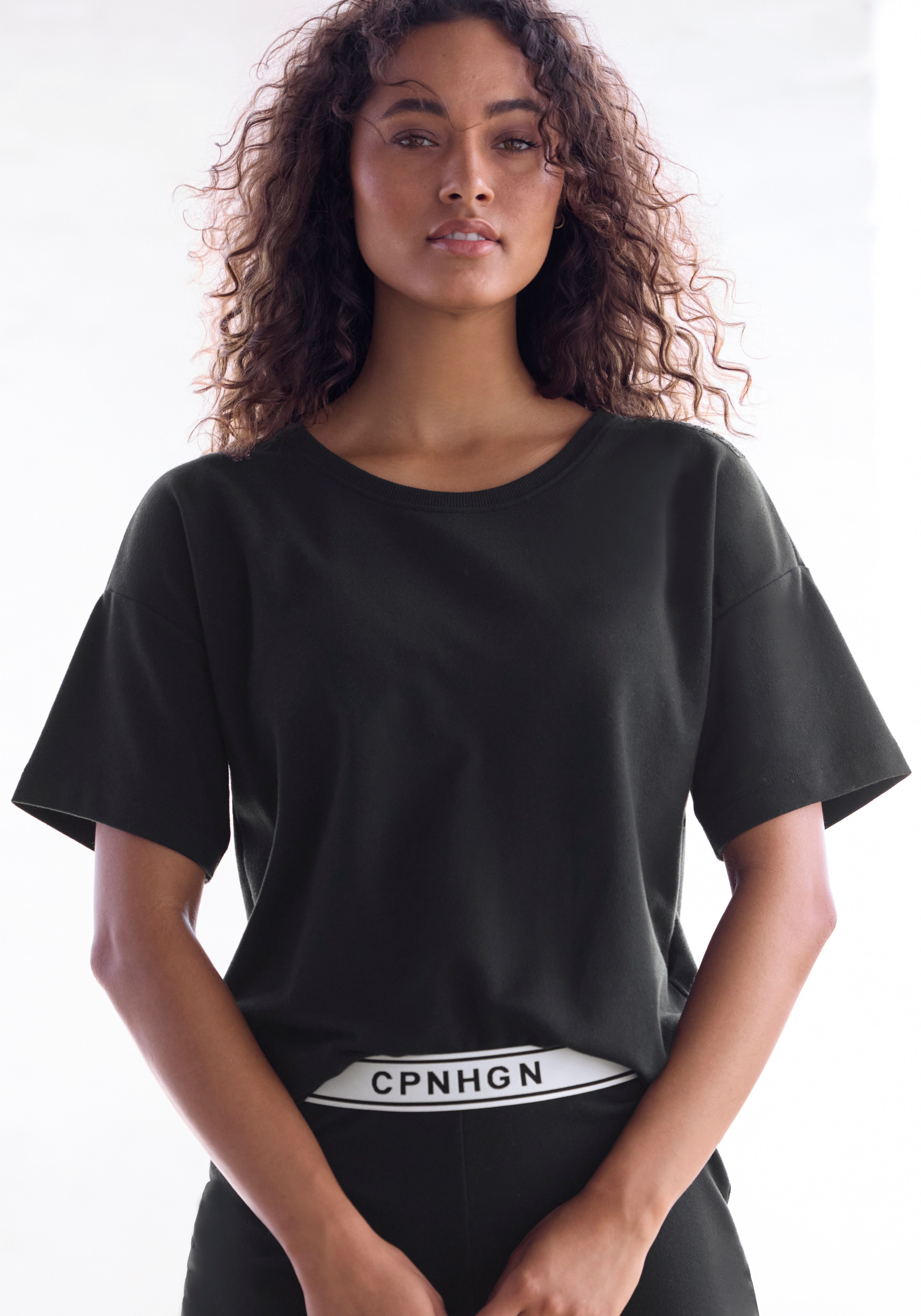 Copenhagen Studios T-Shirt aus hochwertiger Qualität. € 35,00
