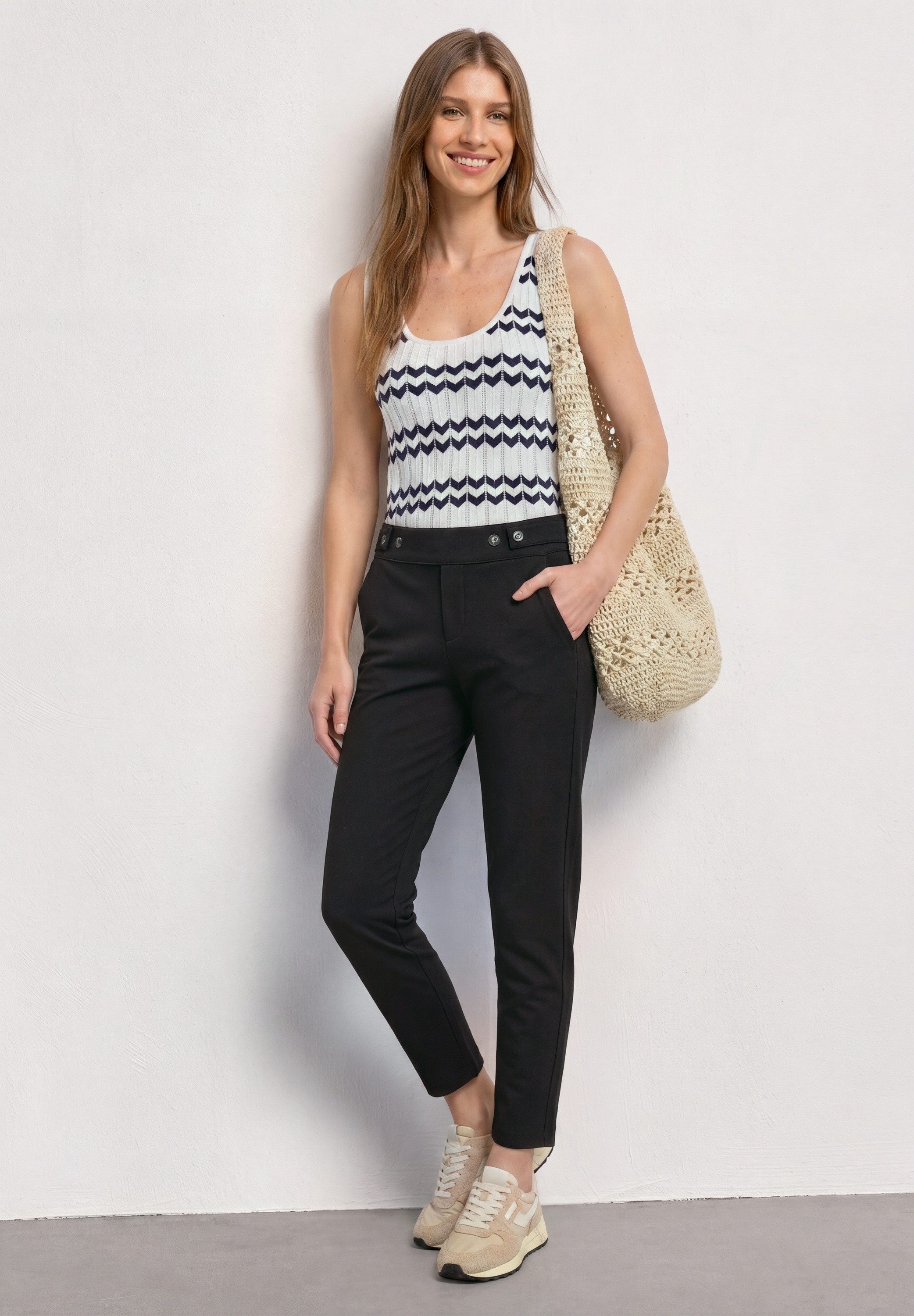 STREET ONE Stoffhose im Loose Fit – Bild 3 von 5