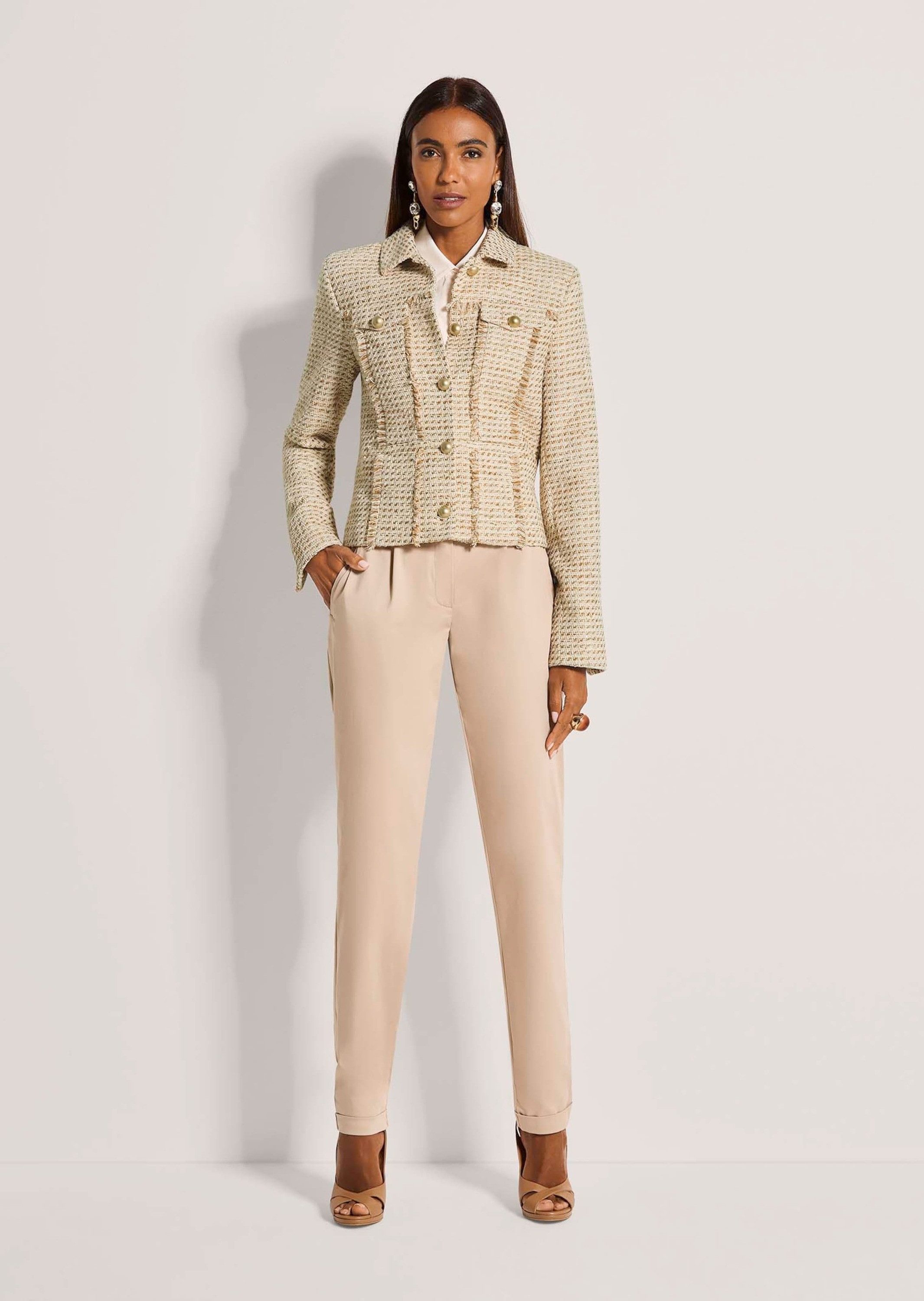 MADELEINE Kurzblazer Baumwolljacke mit Fransendetails Glanzblazer mit Hemdkragen, Knopfleiste, Ziertaschen und Langarm