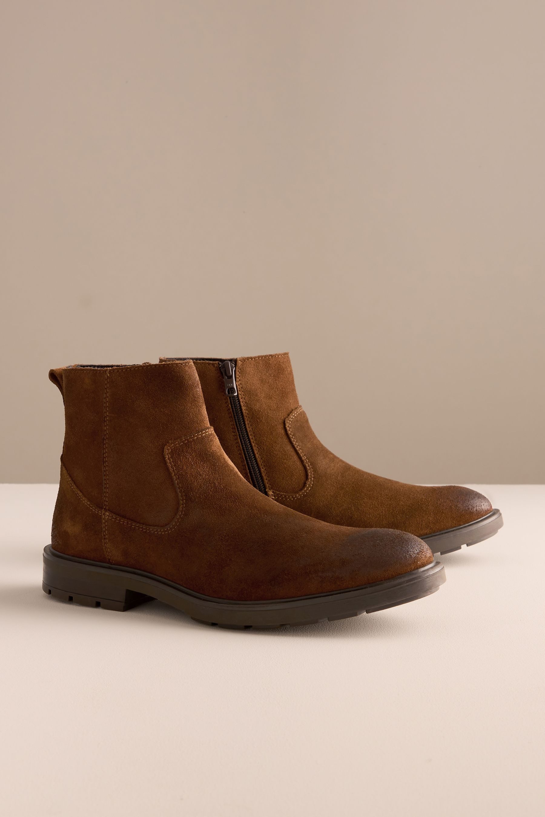 Next Chelsea-Stiefeletten aus Veloursleder mit RV Chelseaboots (1-tlg)