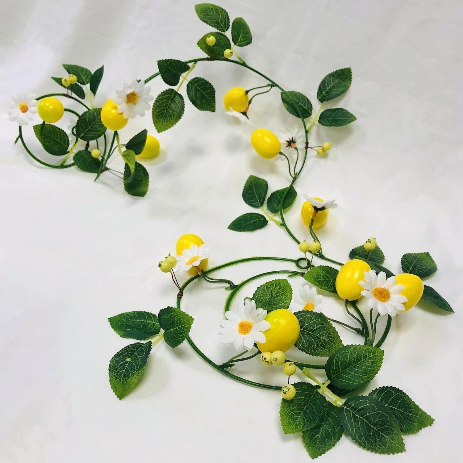 Kunstgirlande Künstliche Zitronengirlande 2m mit Beeren & weissen Blumen, LuxusKollektion