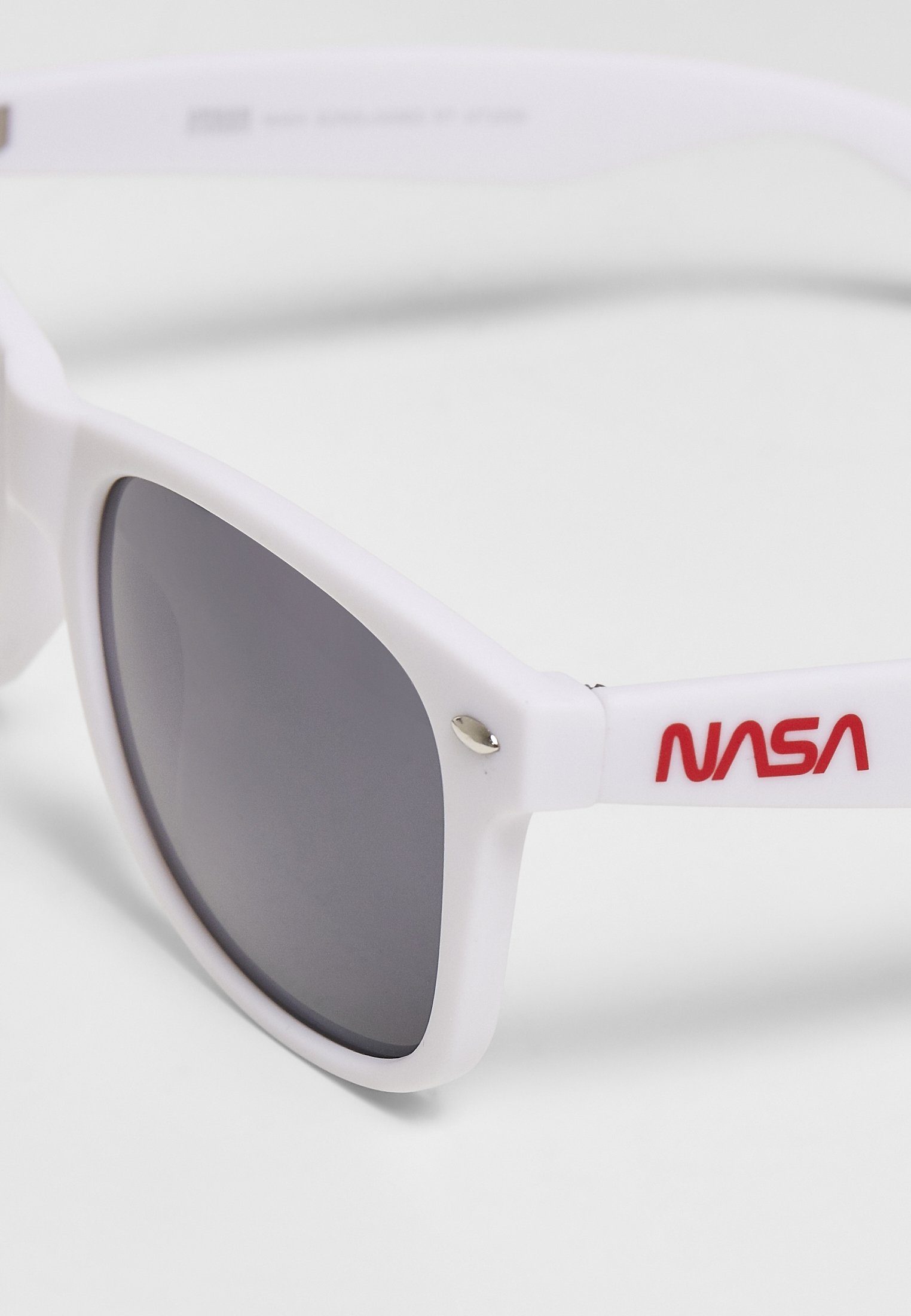 Sonnenbrille Accessoires MisterTee NASA Sunglasses MT white/red