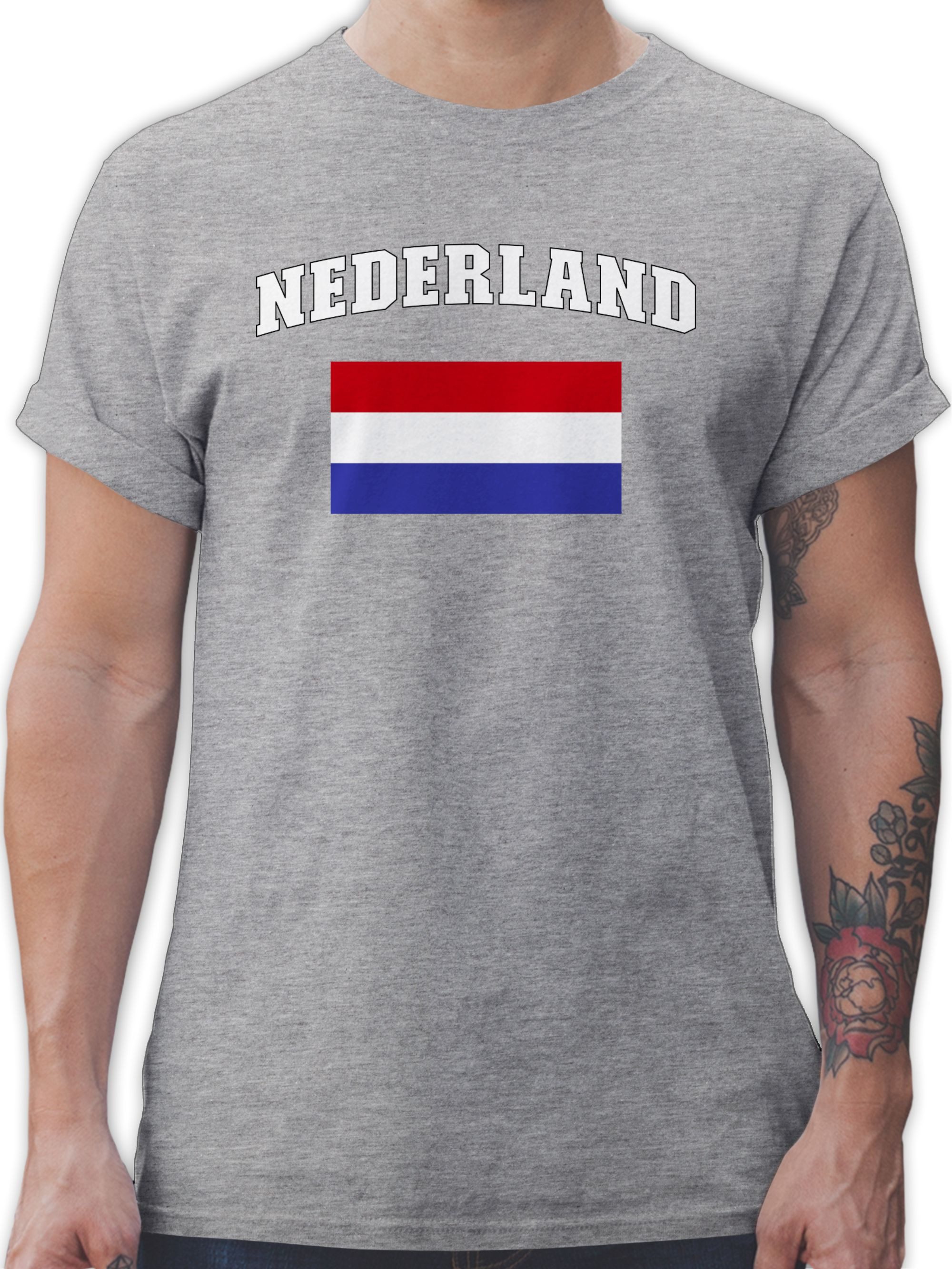 Shirtracer T-Shirt Nederland Schriftzug mit Flagge, Holland, Niederlande, Netherlands 2026 Fussball WM Fanartikel. € 22,90, (€ 22,90 pro 1 Stk).