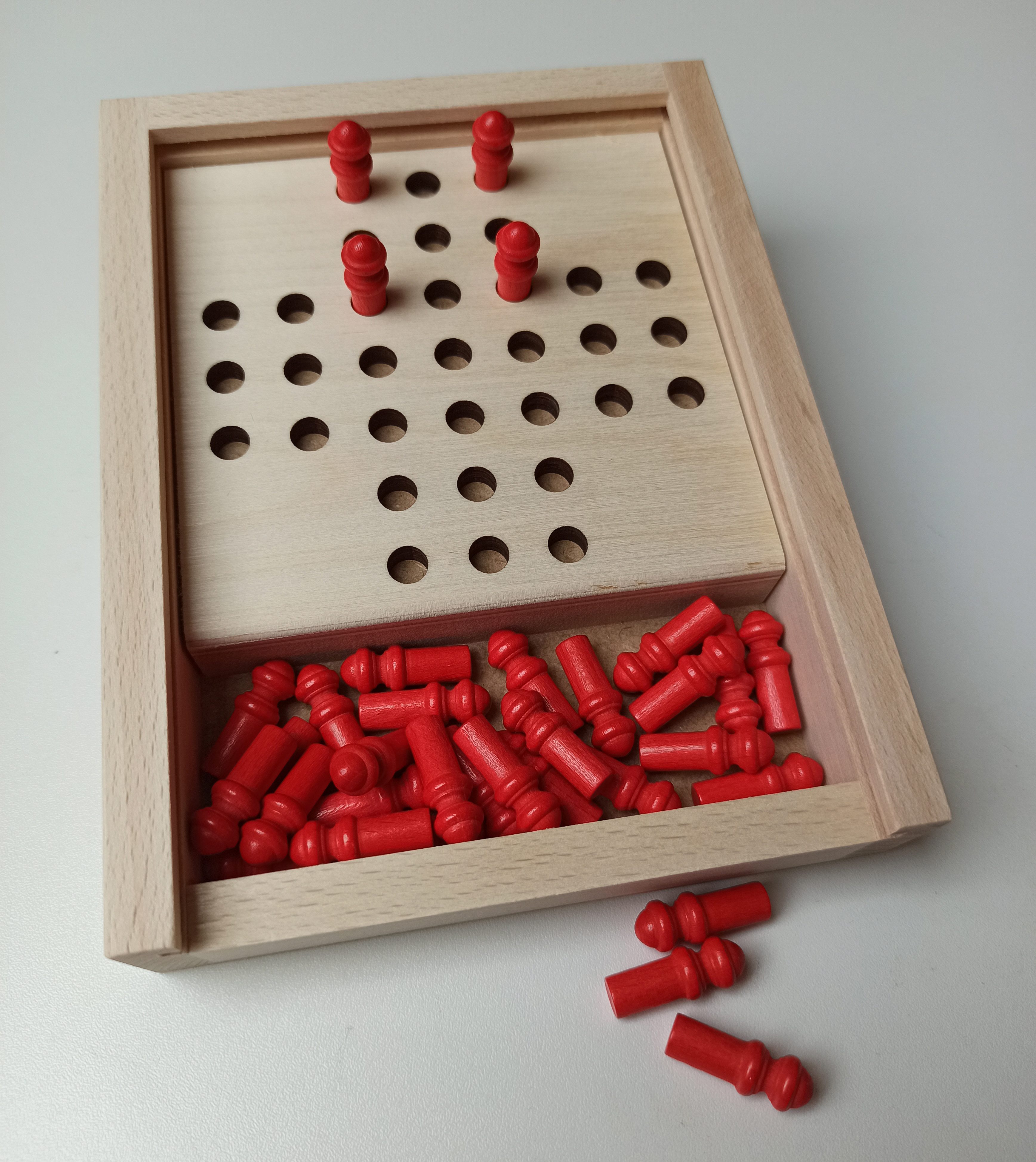 Erzgebirgische Holzspielwaren Ebert GmbH Spiel Steckhalma aus Holz Strategiespiel Reisespiel Kinder Erwachsene, Steckhalma, Holz