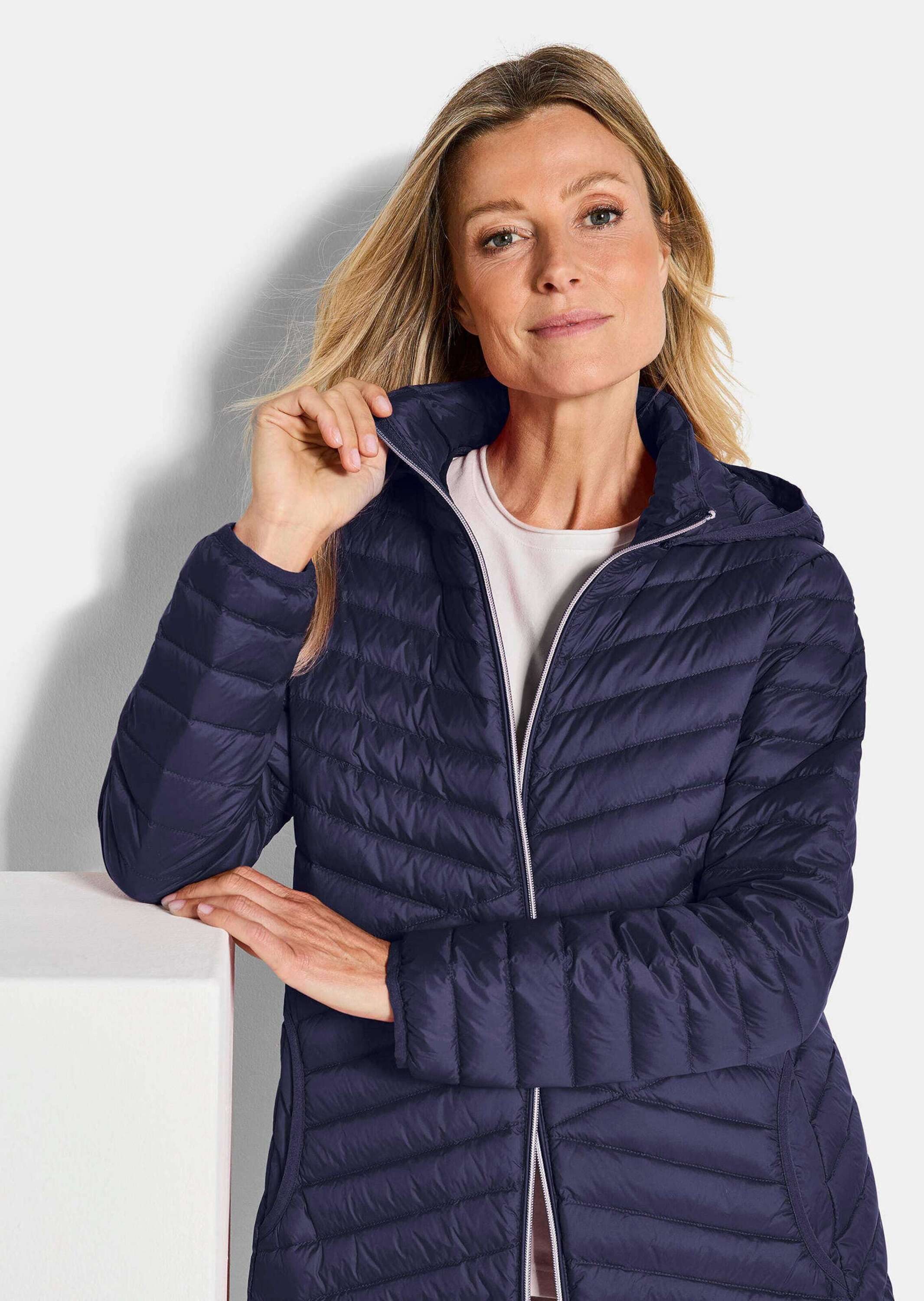 GOLDNER Winterjacke Gefütterter langer Mantel mit Kapuze Wintermantel in femininer Steppung mit Stehkragen und Taschen – Bild 4 von 5