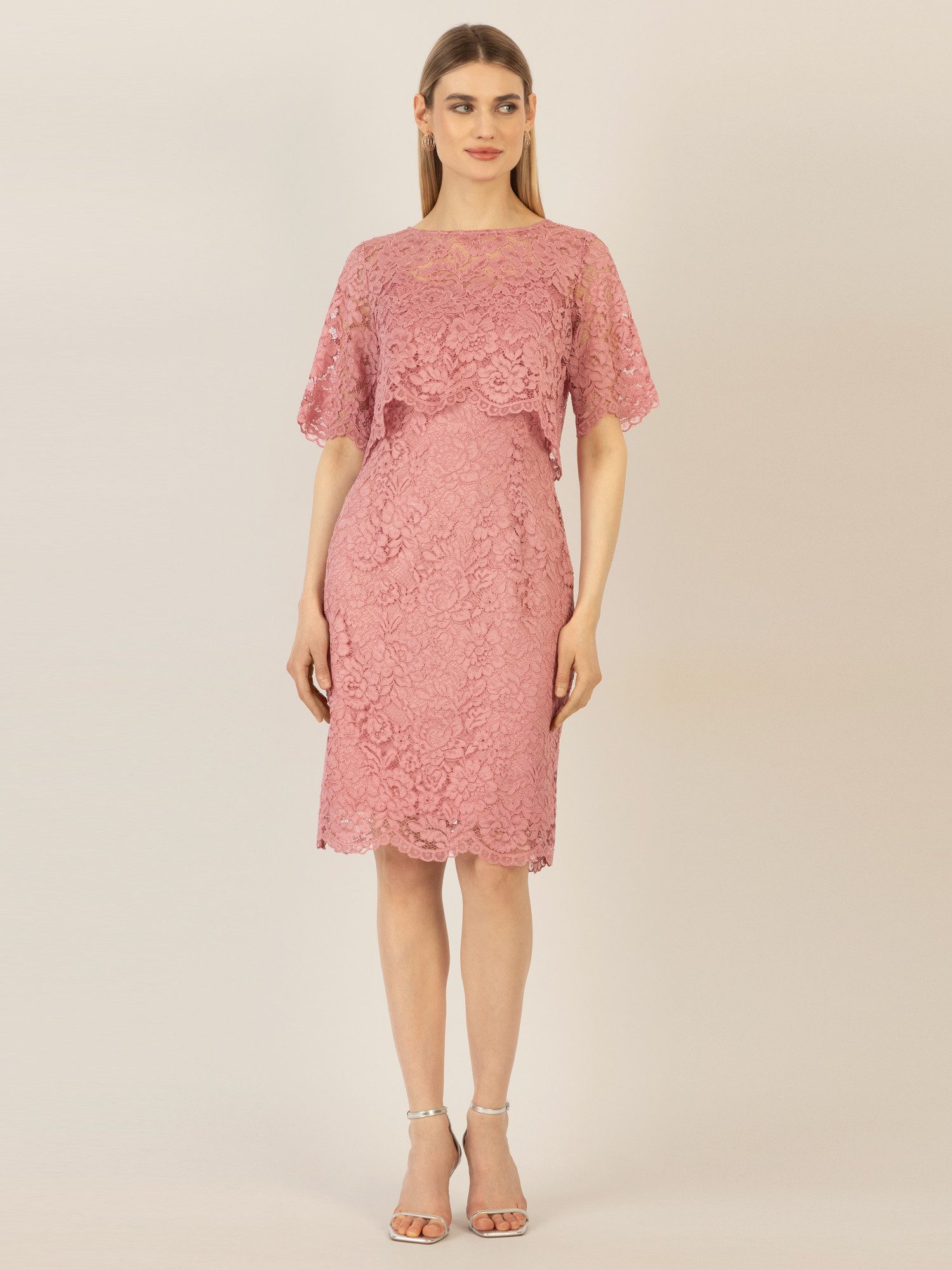 Apart Abendkleid aus Kleid und Bolerojäckchen