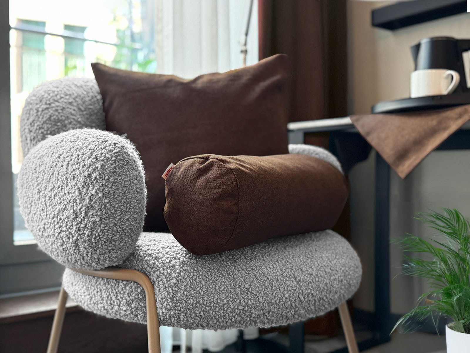 beties Kissenhülle FarbTon, (1 Stück), Chenille-Haptik in Raumausstatter Qualität ca. 25x35 cm kaffee-braun – Bild 5 von 5