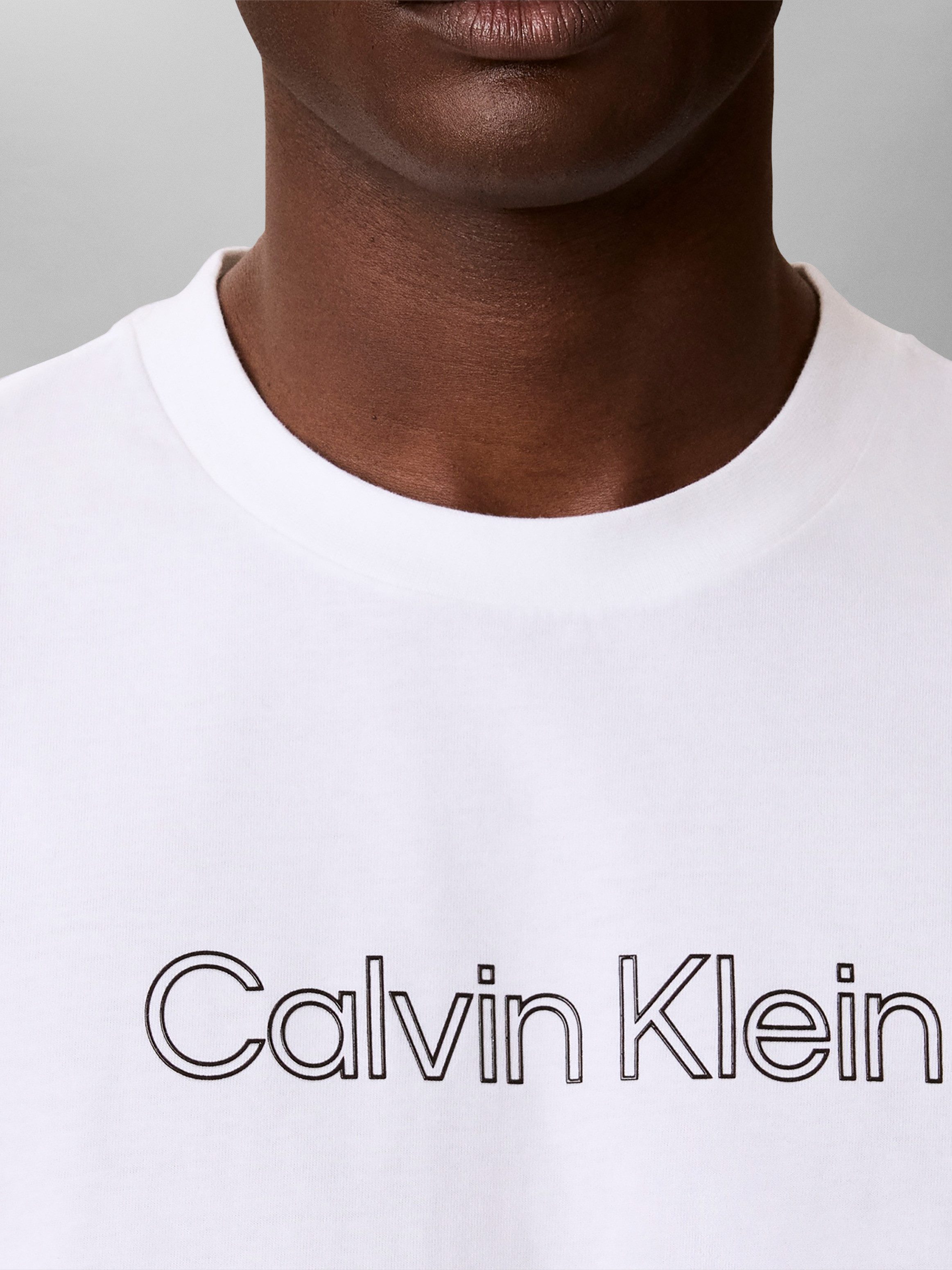 Calvin Klein Jeans T-Shirt Rundhalsausschnitt, reine Baumwolle, Logoschriftzug – Bild 5 von 5