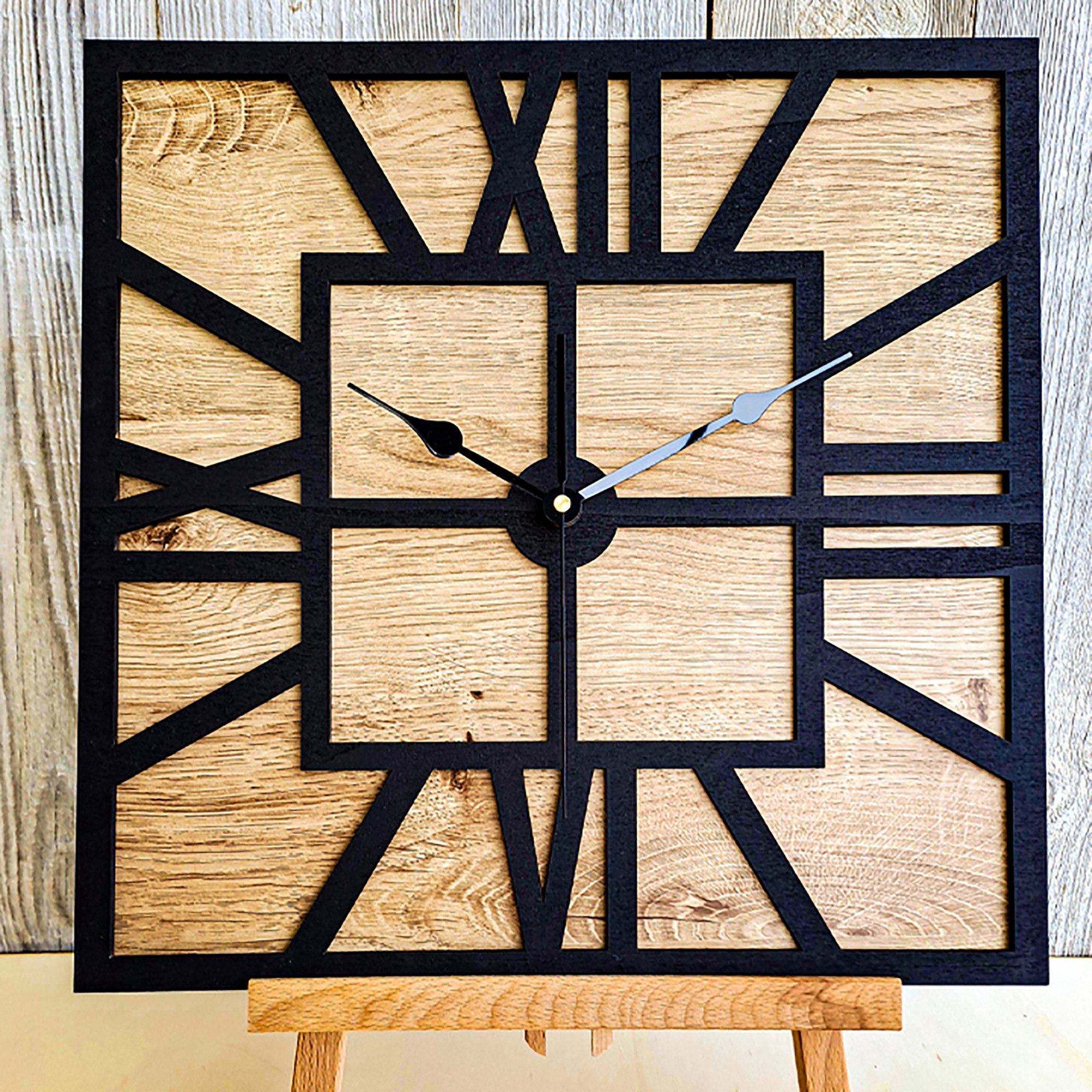 ORNAMENTI Wanduhr Grosse, modern holz Wanduhr, boho, Eiche - schwarz, quadratisch (Eiche furniert, ohne tickgeräusche, skelettiertes Zifferblatt)