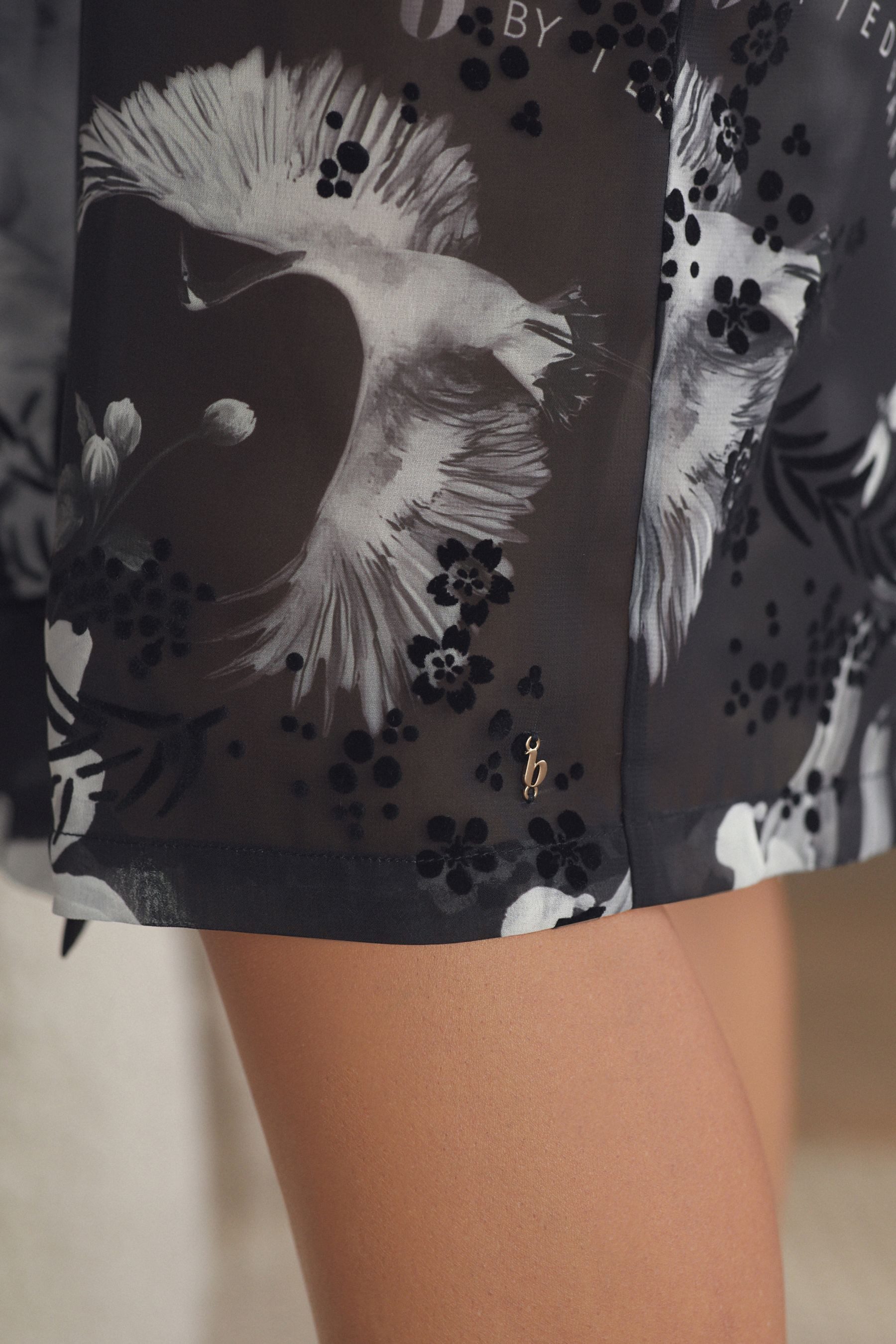 B by Ted Baker Damenbademantel B By Ted Baker Bademantel mit Vogelmuster, Polyester