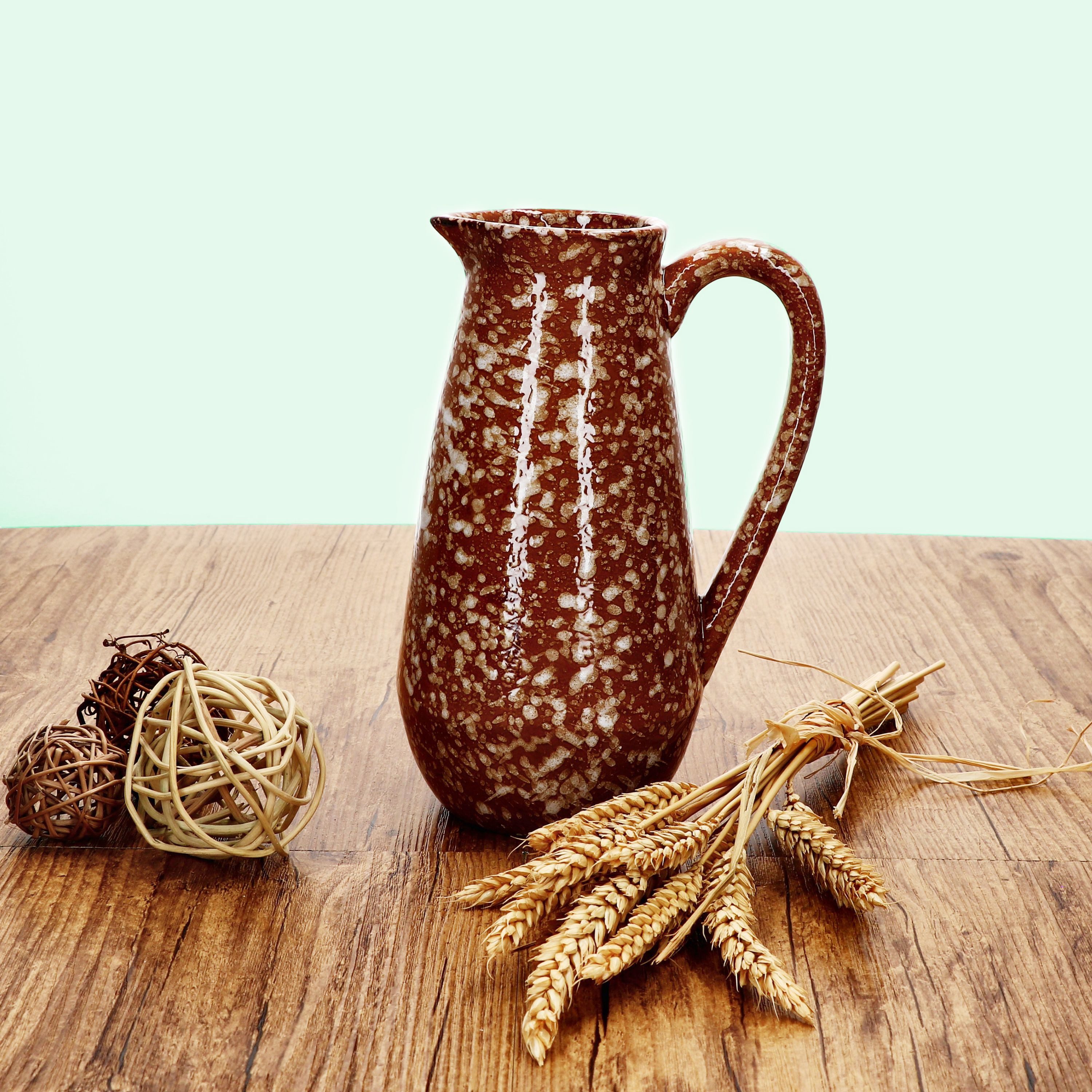 MamboCat Wasserkrug Zandra Braun Krug 750ml Wein-Kanne Milch-Kännchen Sahne-Krug Essig