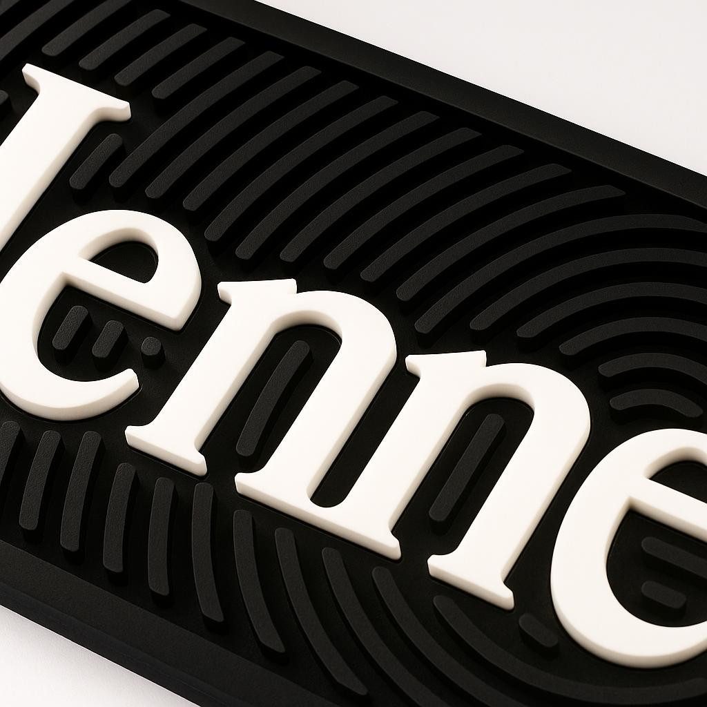 Mixcompany Barmatte Hennessy Barmatte – ca. 60 x 9 cm – Barunterlage mit Hennessy Logo