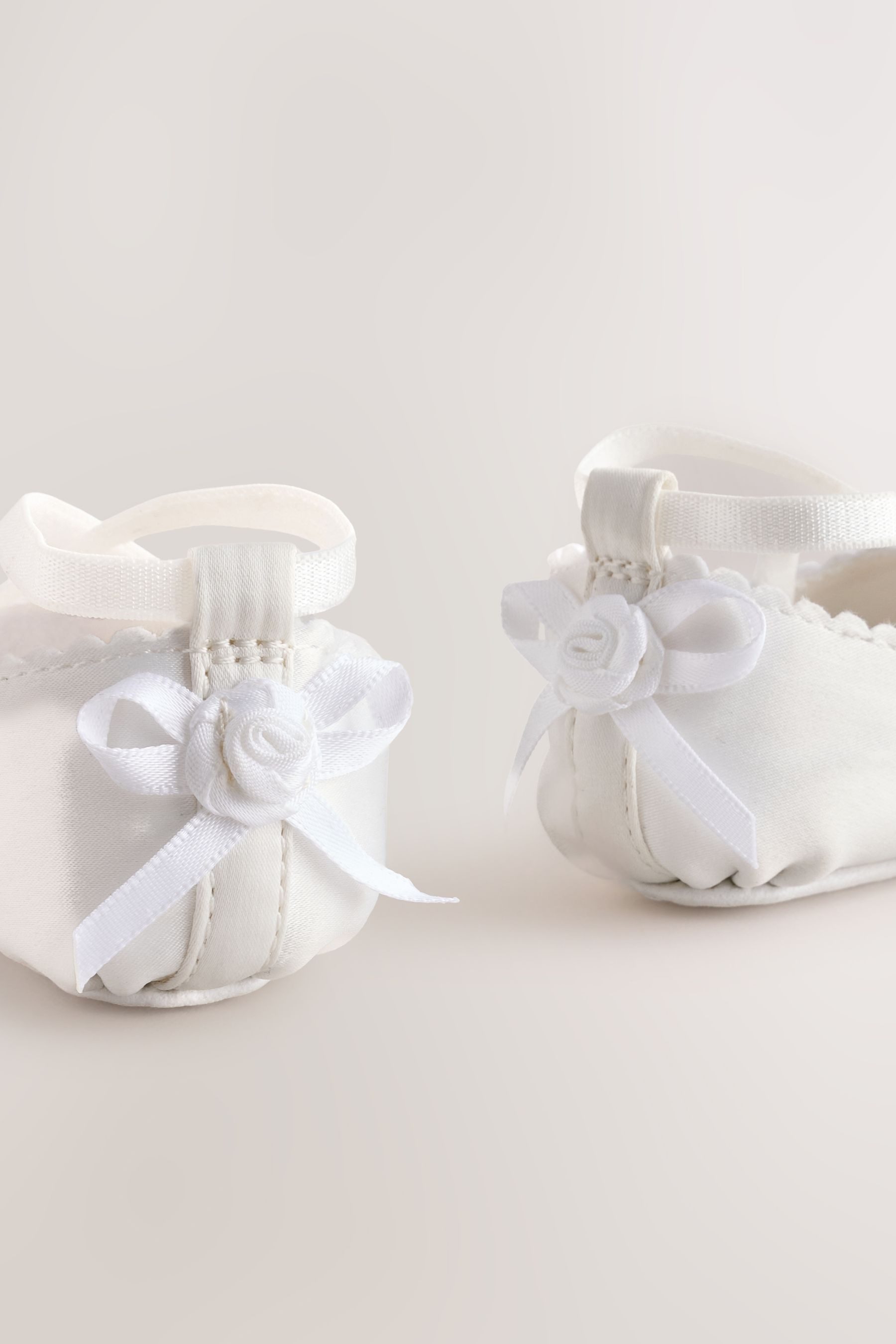 Next Baby-Ballerina aus Satin Babystiefel