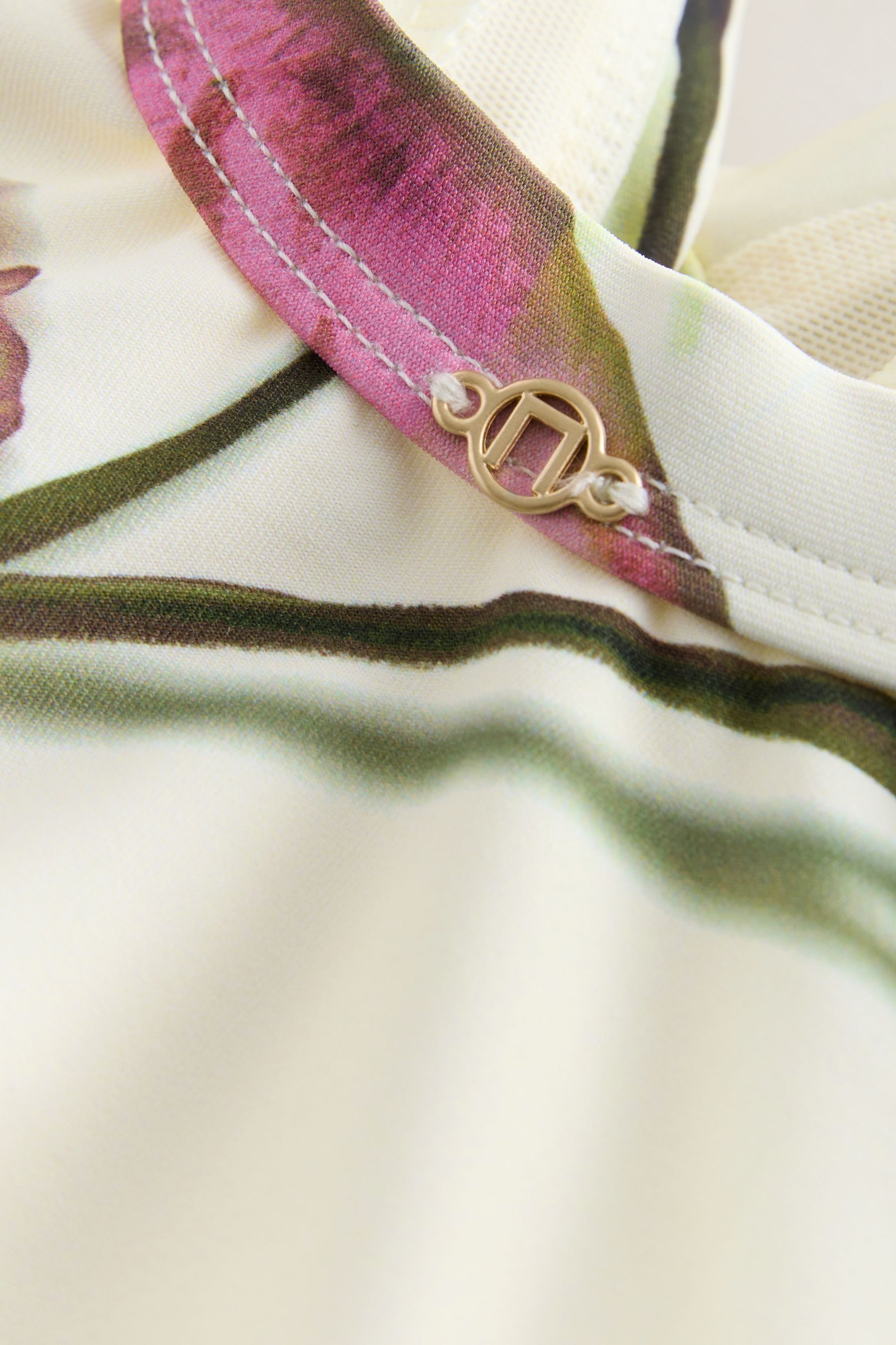 Next Badeanzug Bauchformender Badeanzug (1-St)