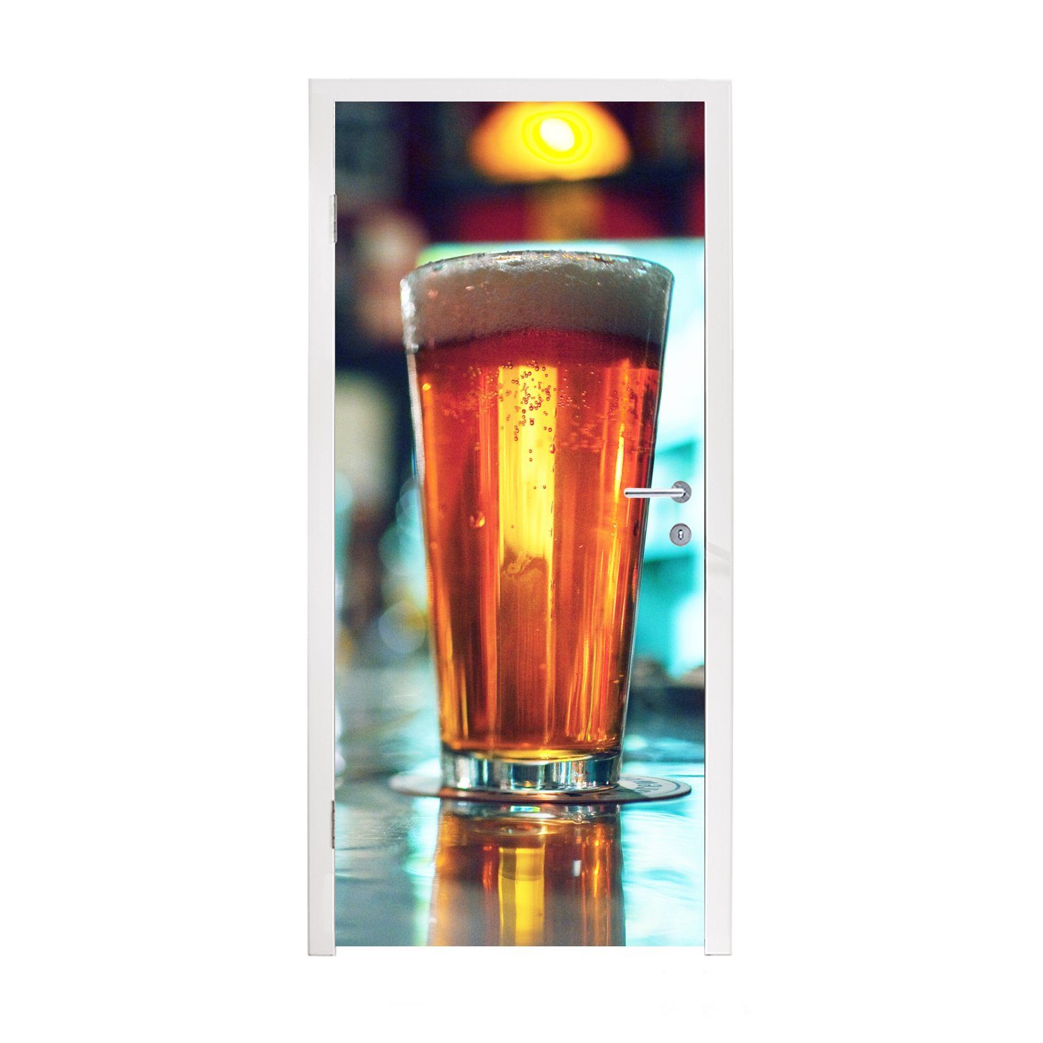 MuchoWow Türtapete Ein Glas Bier auf der Theke, Matt, bedruckt, (1 St), Fototapete für Tür, Türaufkleber, 75x205 cm