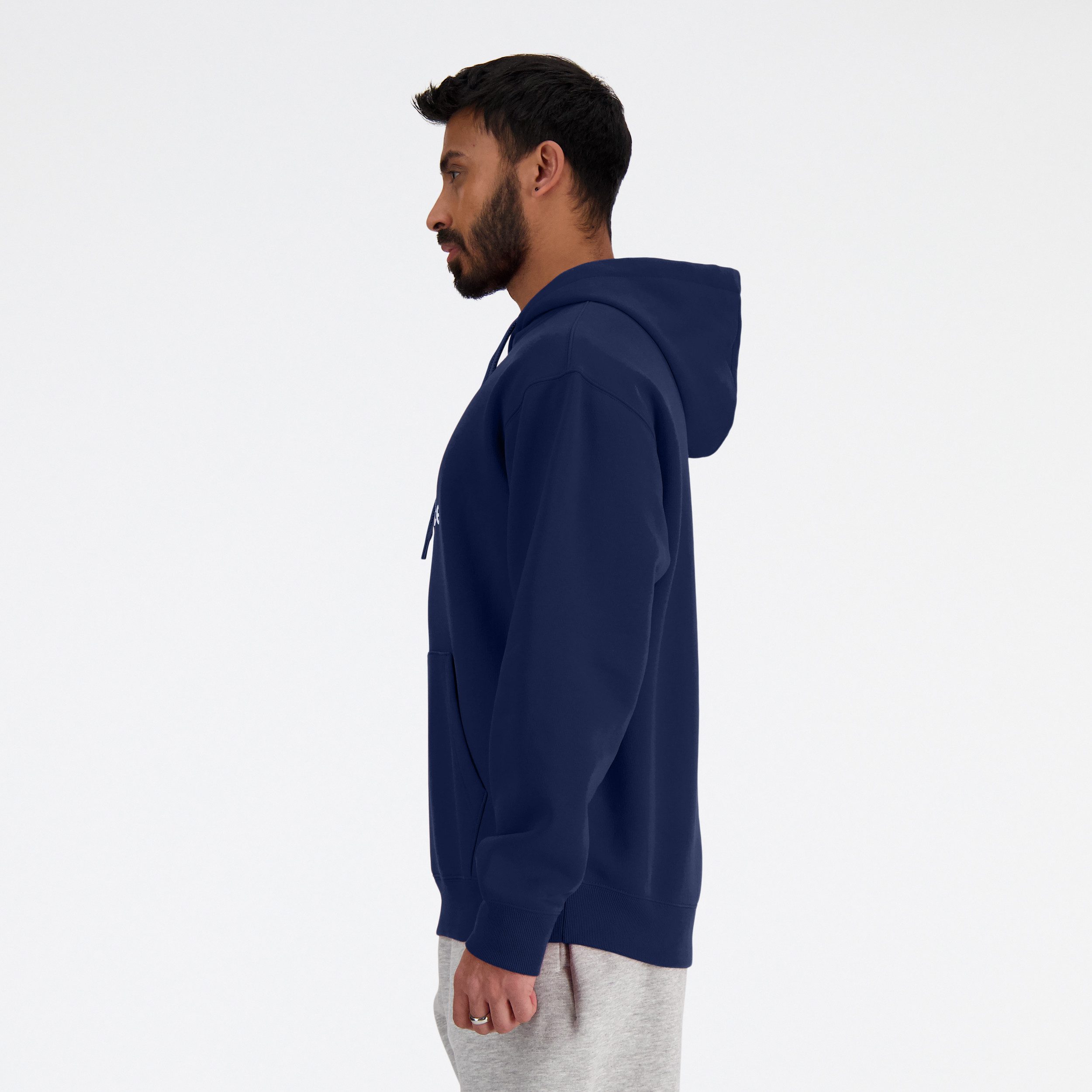 New Balance Kapuzensweatshirt SPORT ESSENTIALS FRENCH TERRY LOGO HOODIE mit Kapuze, aus Baumwolle und Polyester