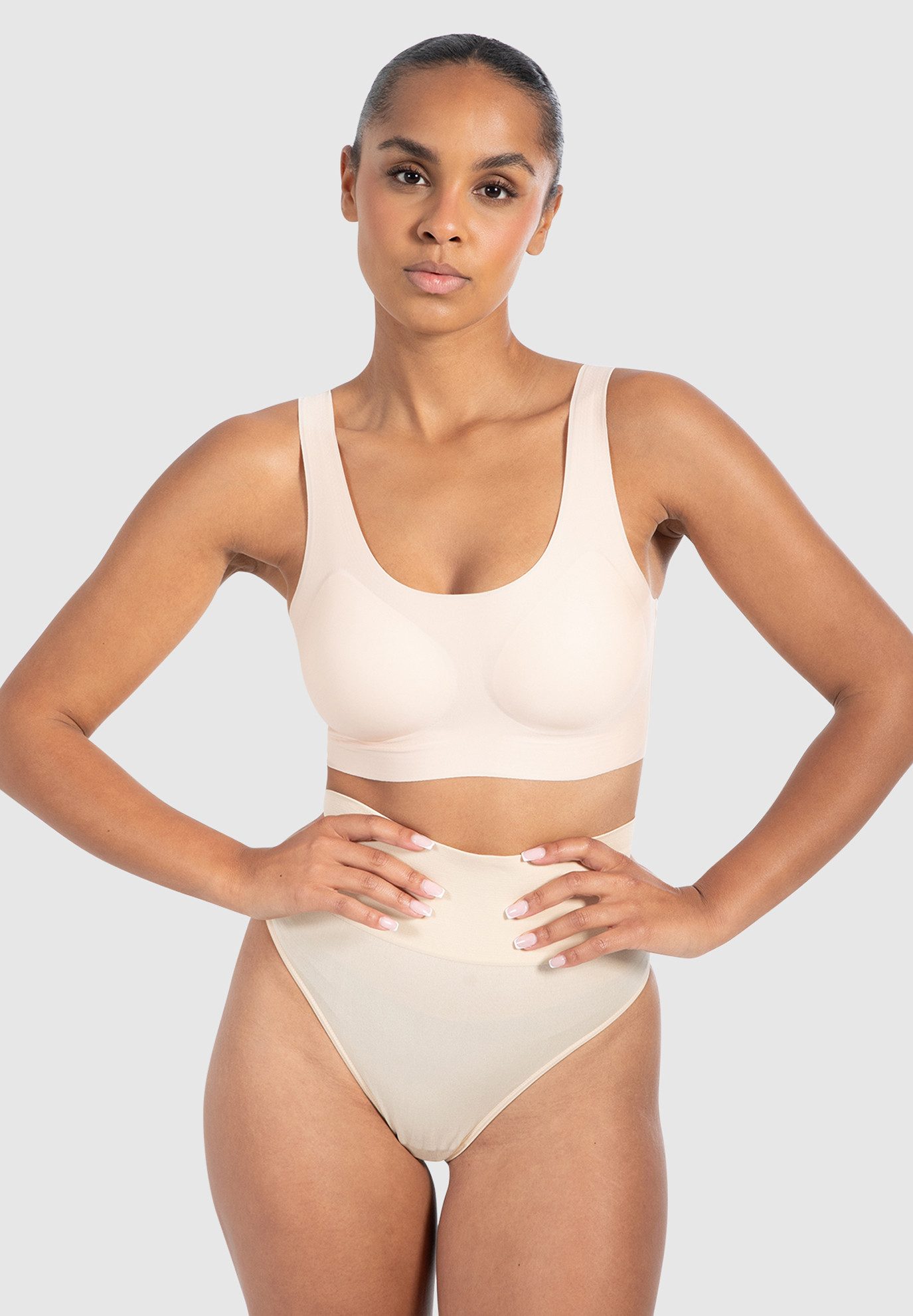 Bralette Nysa, Plunge Bralette, leicht bügellos Komfort BH, anpassbare Träger