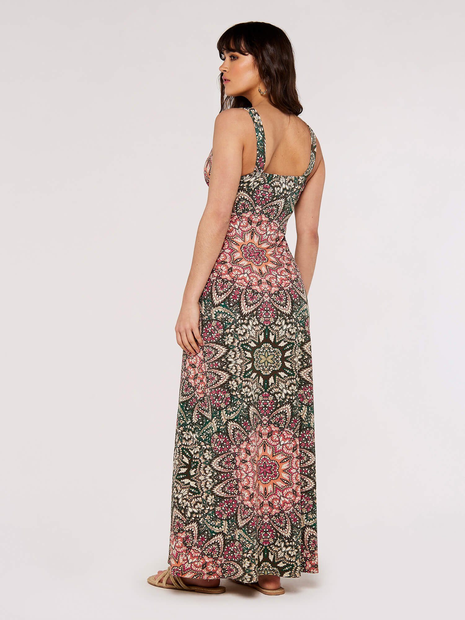 Apricot Maxikleid Mandala-Maxikleid mit Taillenband und Mandalamuster – Bild 4 von 4