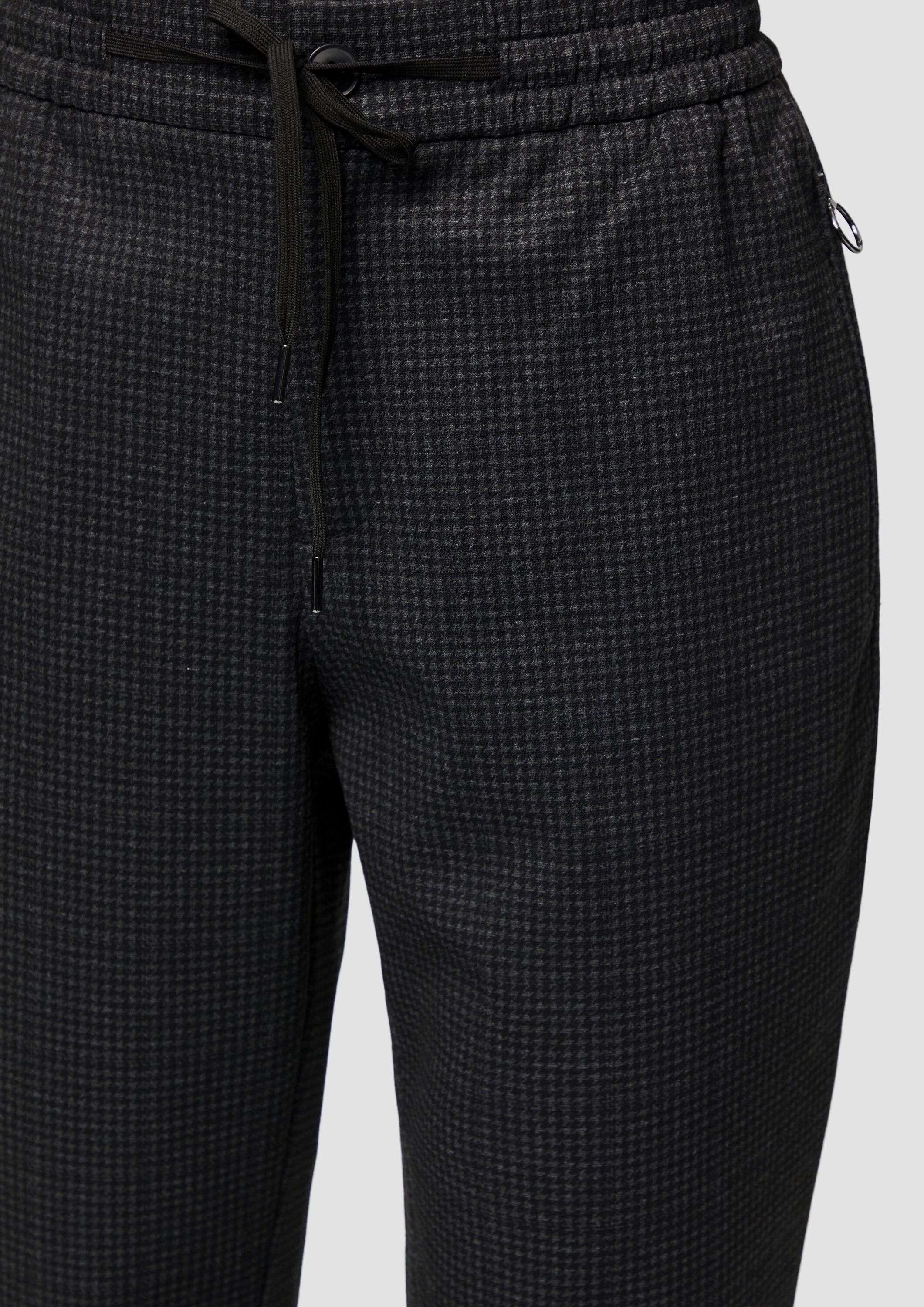 s.Oliver Chinos Hose Relaxed: Jogpant in Karo-Optik – Bild 4 von 5