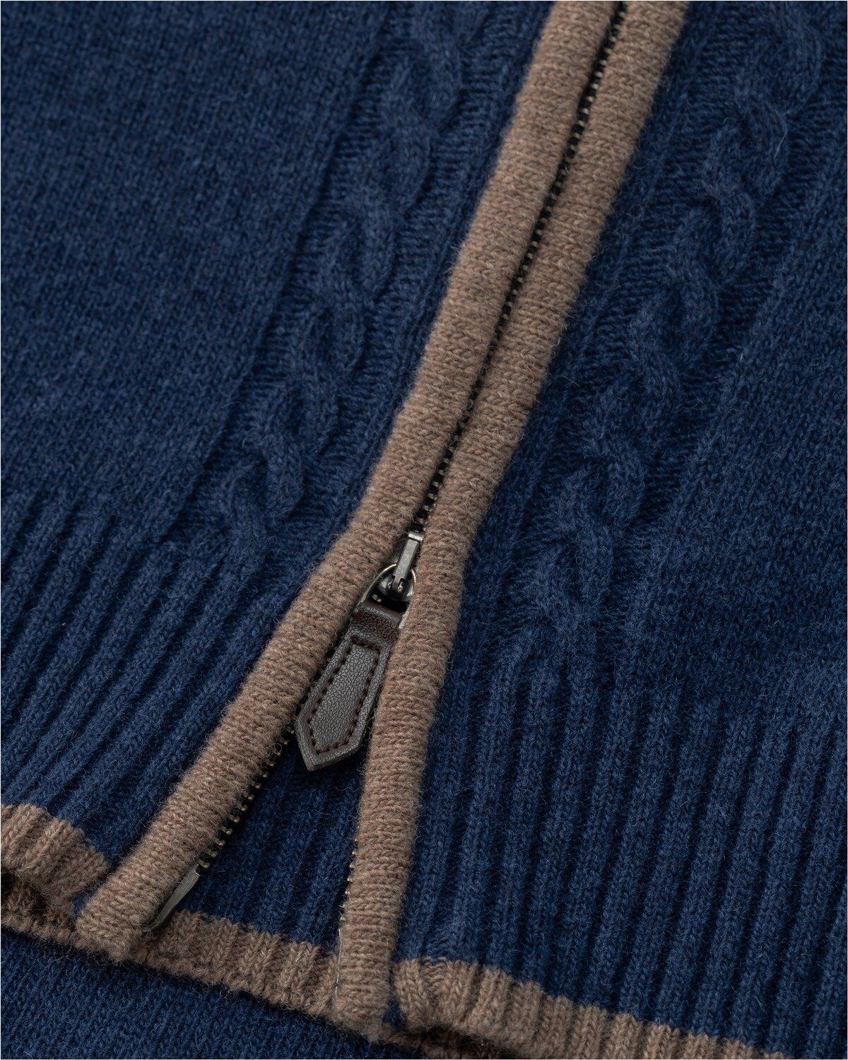 Reitmayer Strickjacke Kapuzenstrickjacke mit Zopfmuster