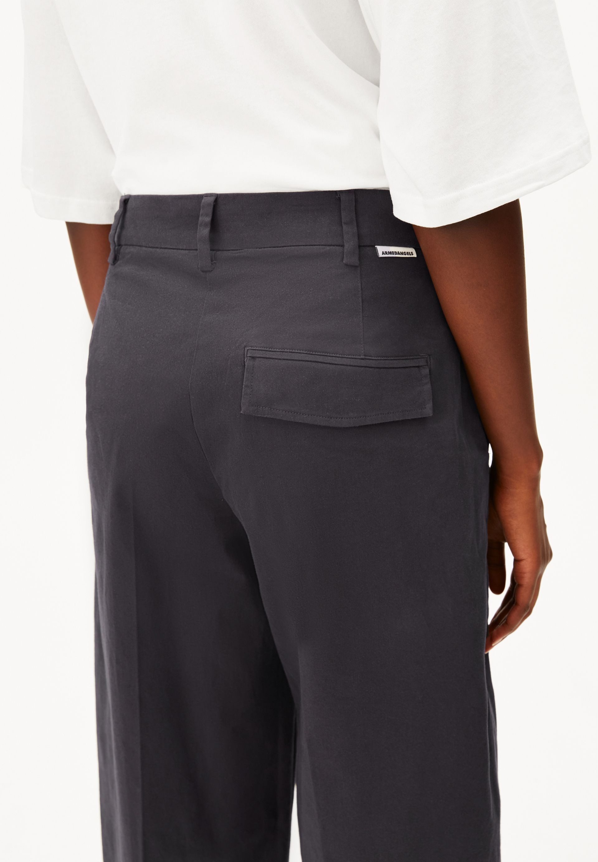Armedangels Stoffhose BARREL TWILL Webhose aus Bio-Baumwoll Mix (Mid waist, Regular Fit)