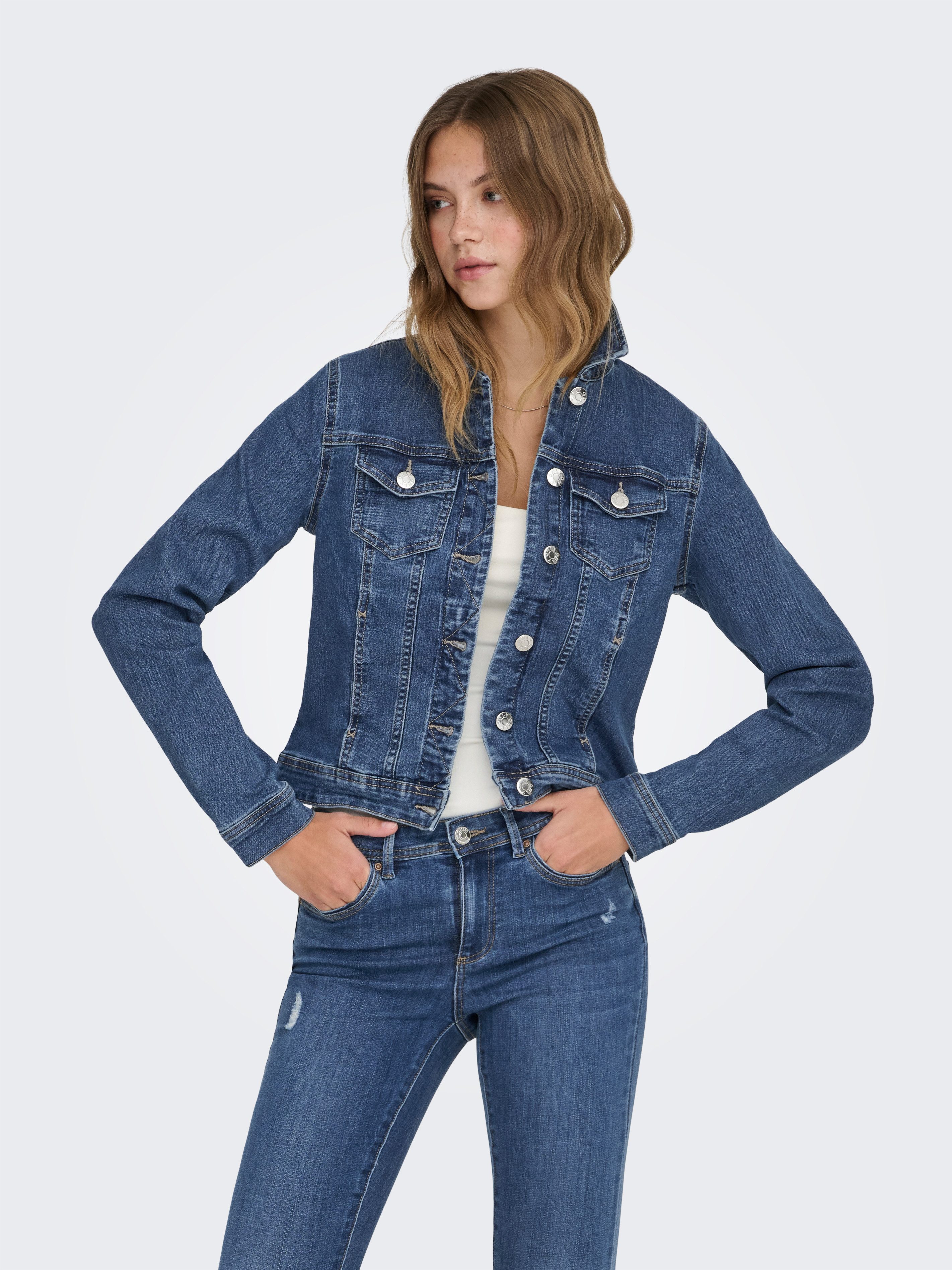 ONLY Jeansjacke ONLWONDER – Jeansjacke mit Teilungsnähten und Stretch sehr figurbetont, casual, Denim, Baumwollmischung, Brusttaschen