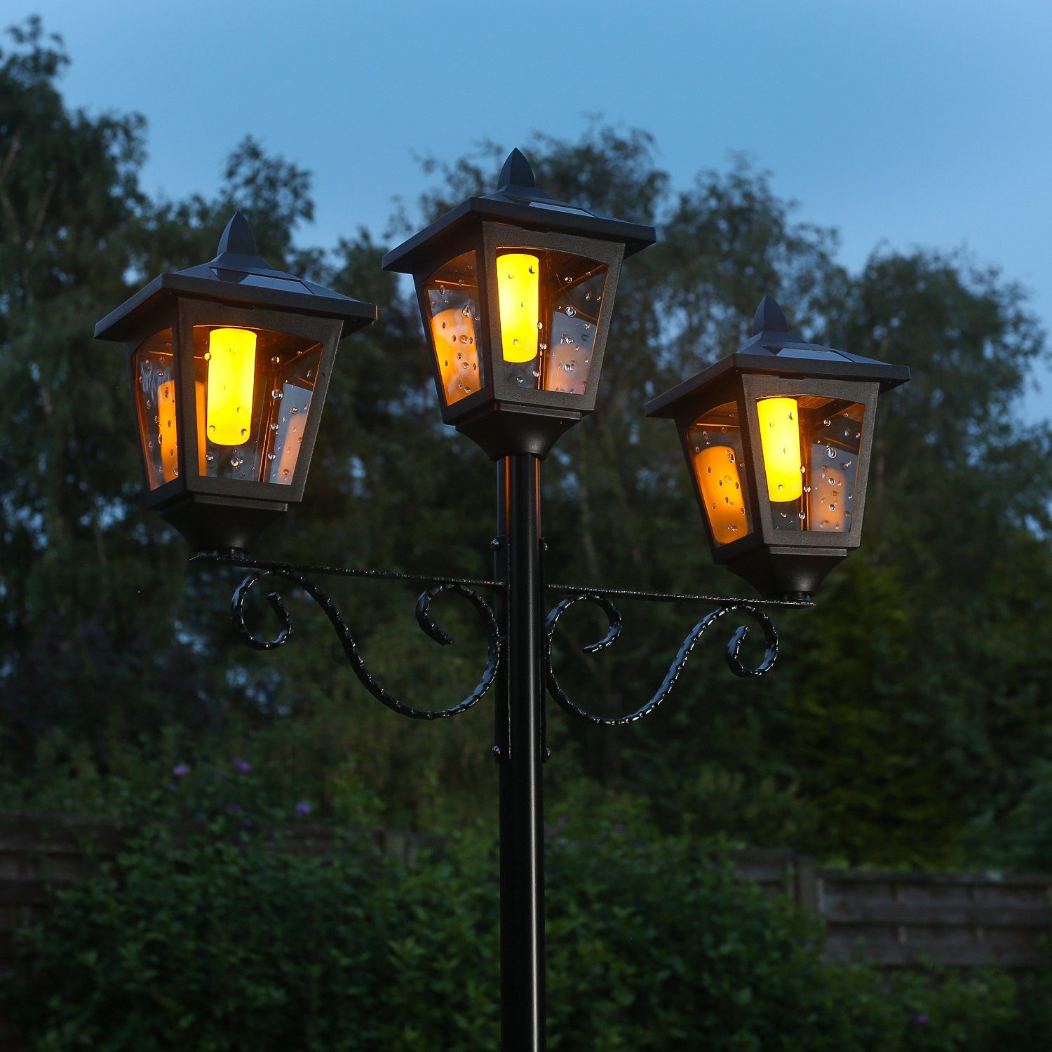 Laterne LED Laterne MARELIDA Garten LED amber 1,95m Solar flackernd Classic, Stehlampe LED Terrassenleuchte,