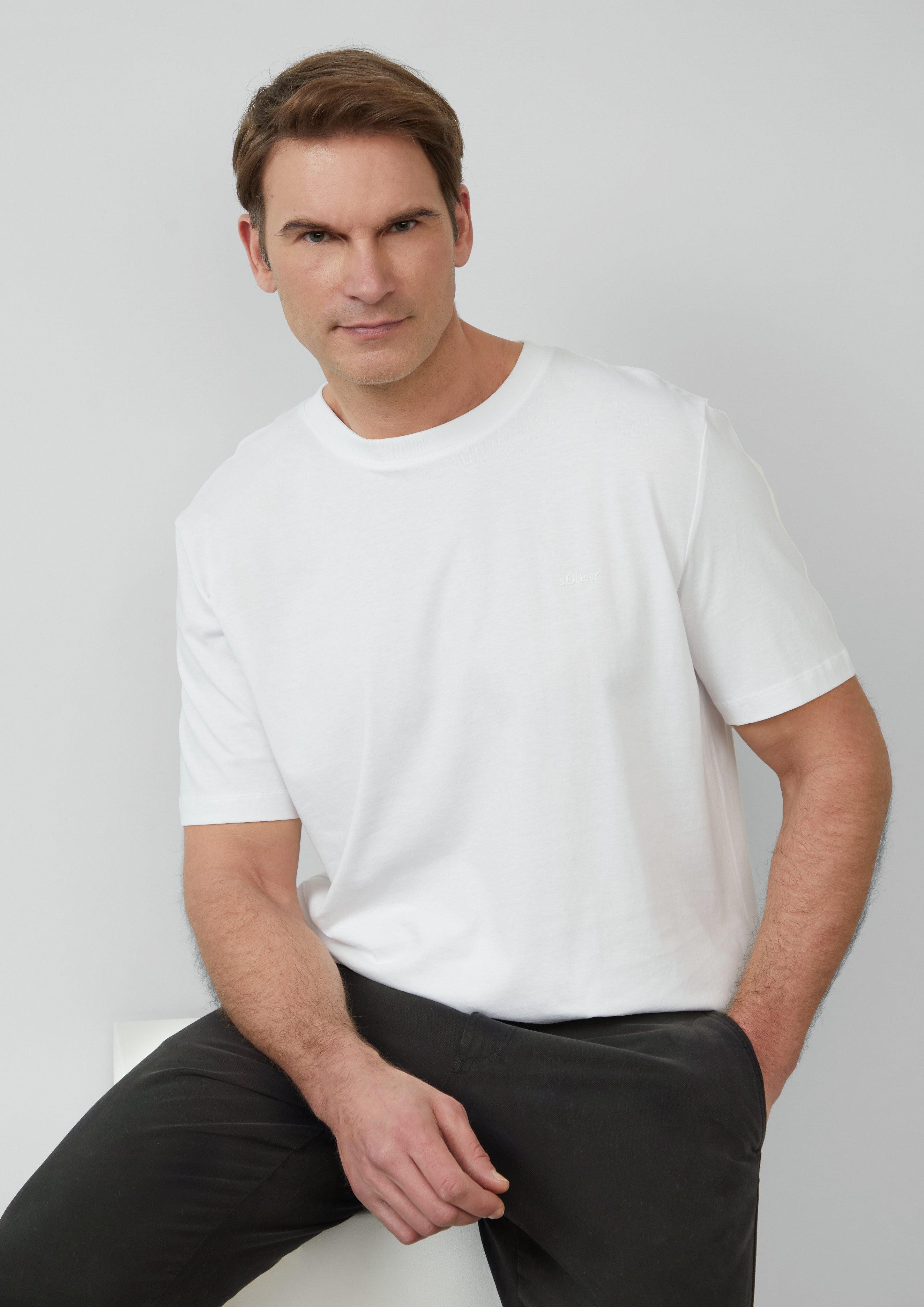 s.Oliver Kurzarmshirt Baumwoll-T-Shirt mit kleinem Logo-Print günstig online kaufen