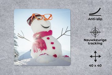 MuchoWow Gaming Mauspad Ein Schneemann mit der Sonne im Rücken schafft eine weihnachtliche (1-St), Mousepad mit Rutschfester Unterseite, Gaming, 40x40 cm, XXL, Großes