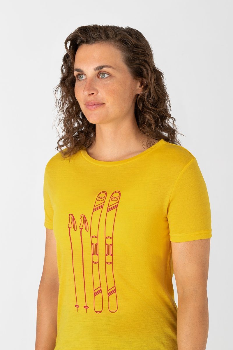 SUPER.NATURAL Print-Shirt Merino T-Shirt W SKIING TEE bequemer Merino-Materialmix